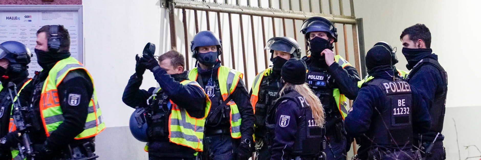 Tatort einer nächtlichen Schießerei mit mehreren Verletzten in der Stresemannstrasse in Kreuzberg: Immer wieder sind auch Clans in die Organisierte Kriminalität verwickelt.