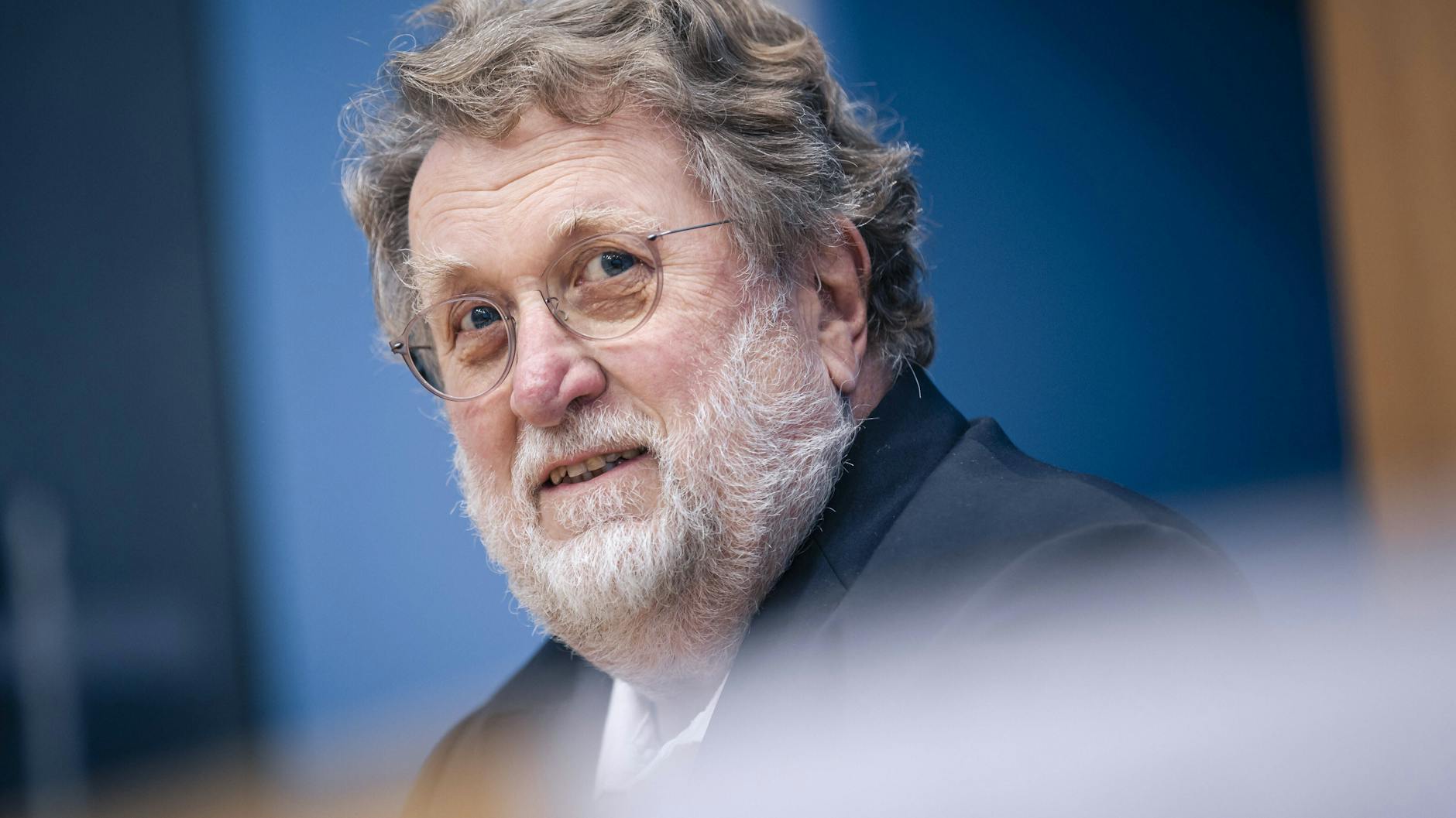 Thomas Mertens, Vorsitzender der Ständigen Impfkommission (Stiko), ist optimistisch, was die baldige Impfeinladung für alle angeht.