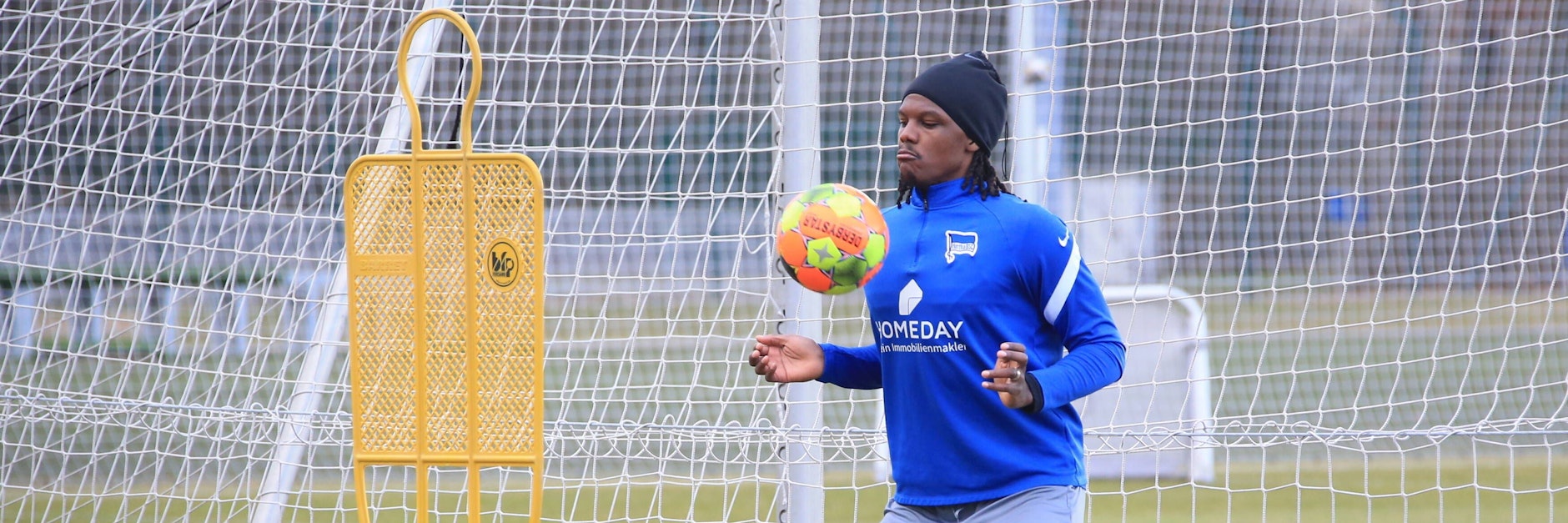 Darf weiter mit dem Ball und vor allem auf dem Platz trainieren: Herthas verletzter Kapitän Dedryck Boyata. 