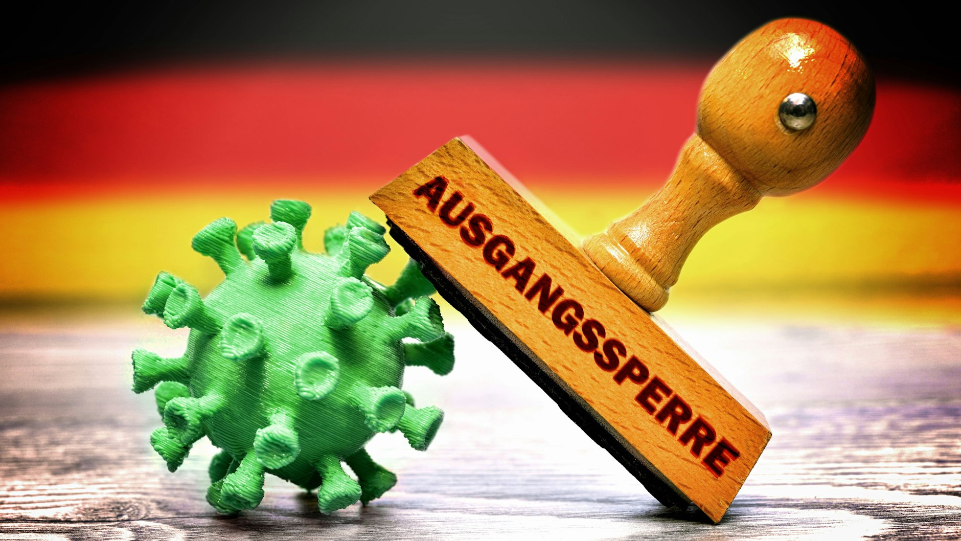 Die geplanten Ausgangsbeschränkungen der Corona-Notbremse sollen weniger streng ausfallen (Symbolbild).