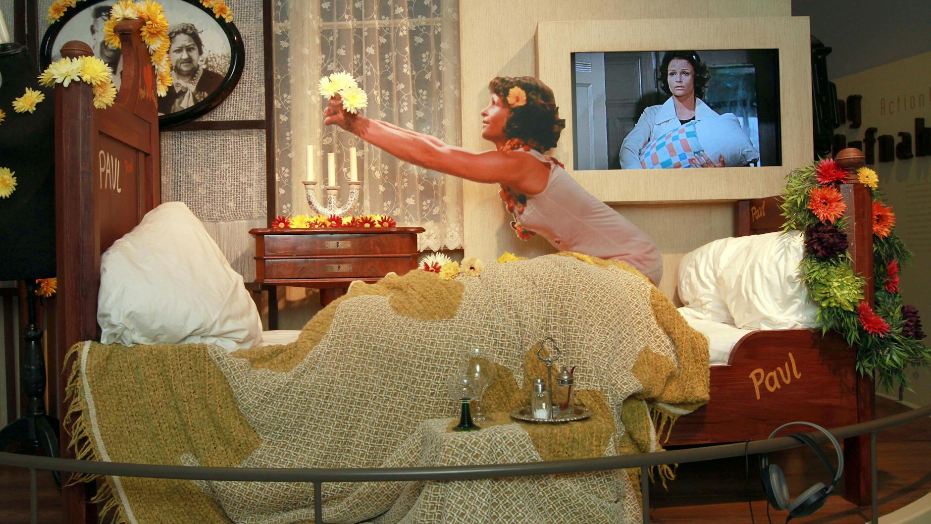 Im Filmmuseum in Potsdam steht eine nachgebaute Filmszene aus „Die Legende von Paul und Paula“.