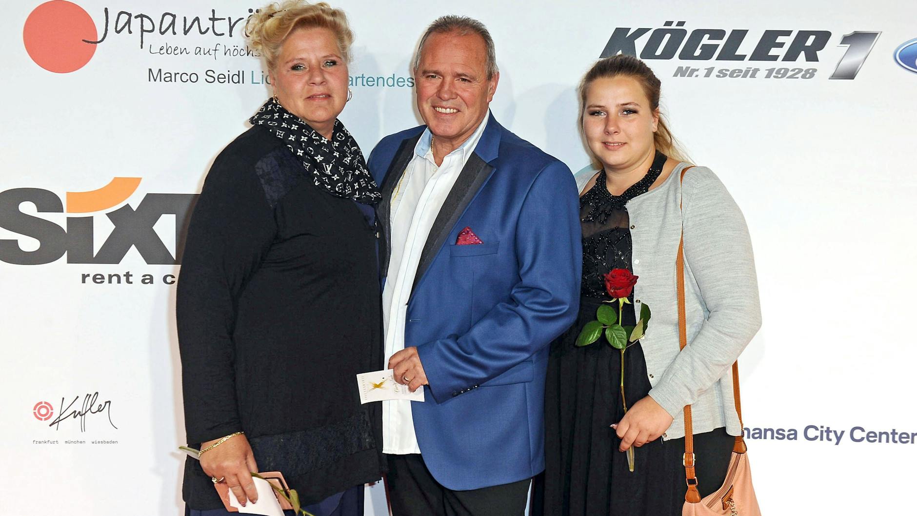 Sarafina Wollny mit ihrer Mutter Silvia und deren Freund Harald Eisenbast