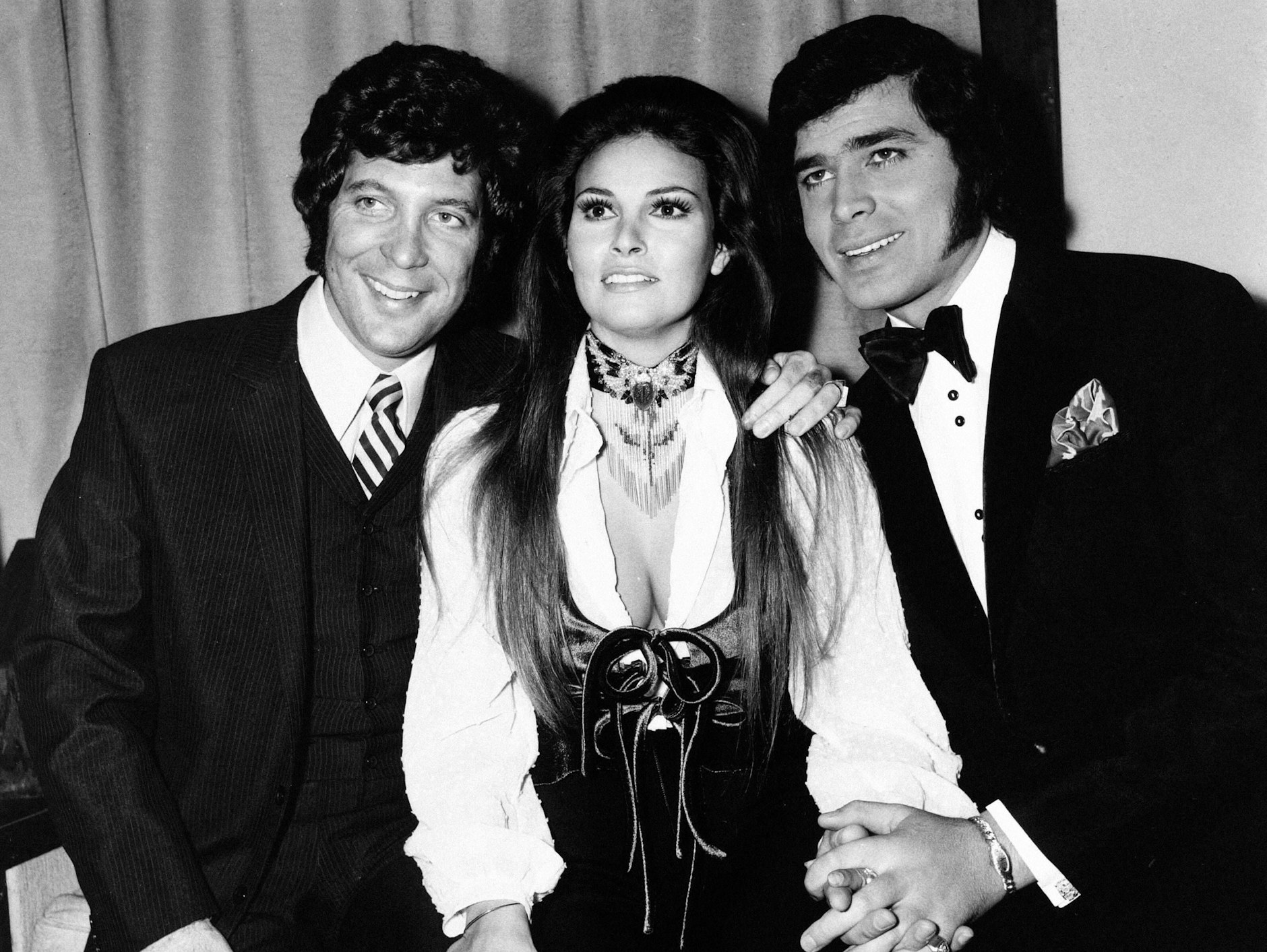 Tom Jones, Raquel Welch und Engelbert Humperdinck bei einem Auftritt in London 1970.