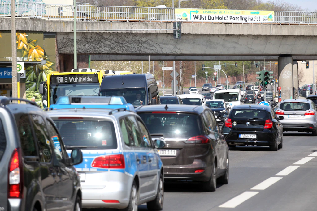 Streit um neue Straße im Osten Berlins: Anwohner gegen Umweltschützer