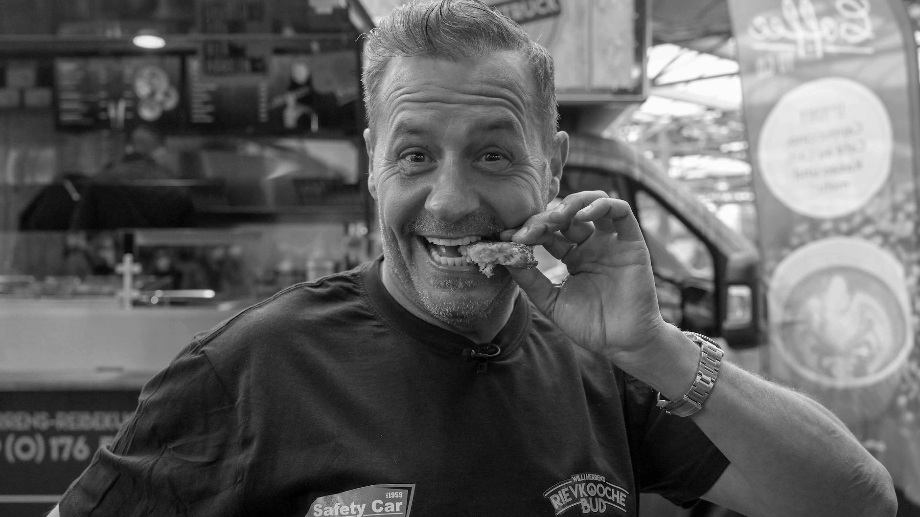 Erst vor wenigen Tagen eröffnete Willi Herren einen Foodtruck. Zahlreiche Reality-Stars waren zur Eröffnung dabei. Viele von ihnen äußerten sich geschockt.