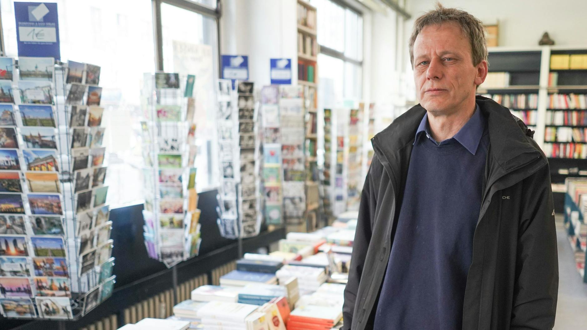 Getroffen. Thorsten Willenbrock, Mitinhaber der Buchhandlung Kisch & Co., in seinem seit 1997 bestehenden Laden in Kreuzberg.