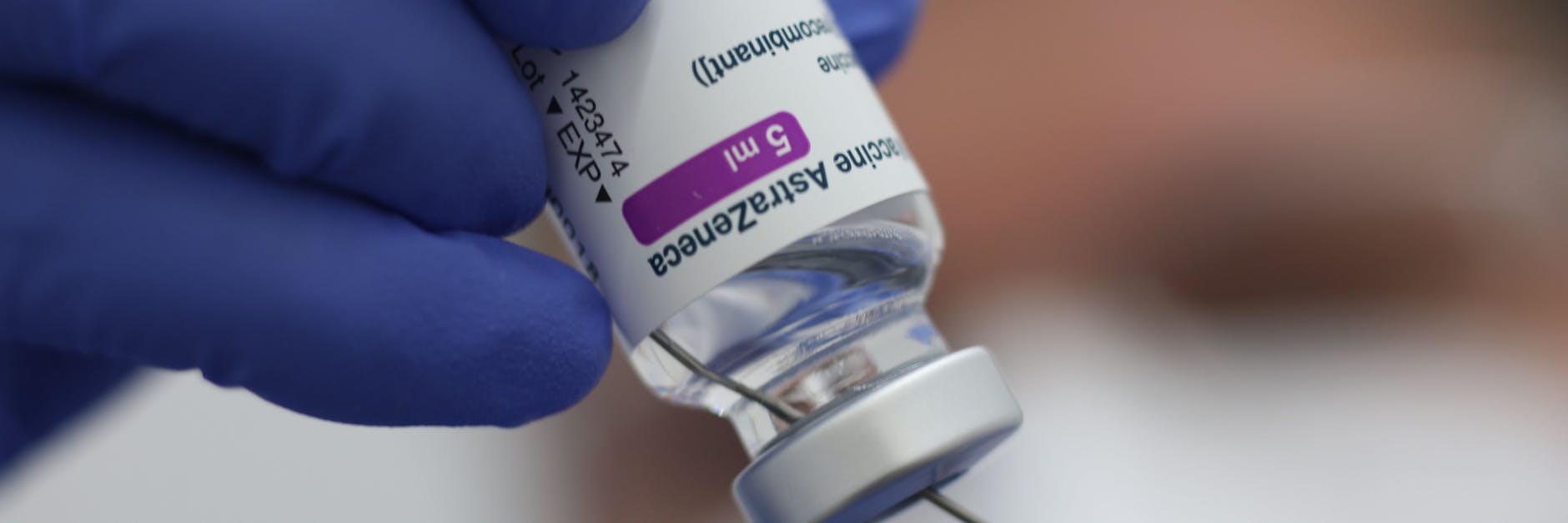 Auch wer geimpft ist, kann sich infizieren. Sie Symptome sind dann aber meist mild.