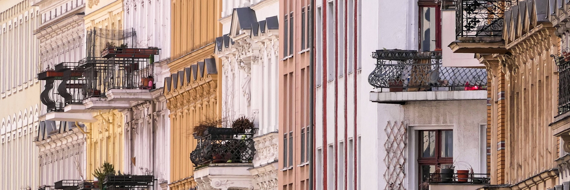 Düstere Aussichten: Nach dem Mietendeckel-Urteil werden die Mieten wieder kräftig steigen, prognostiziert das Onlineportal Immowelt.