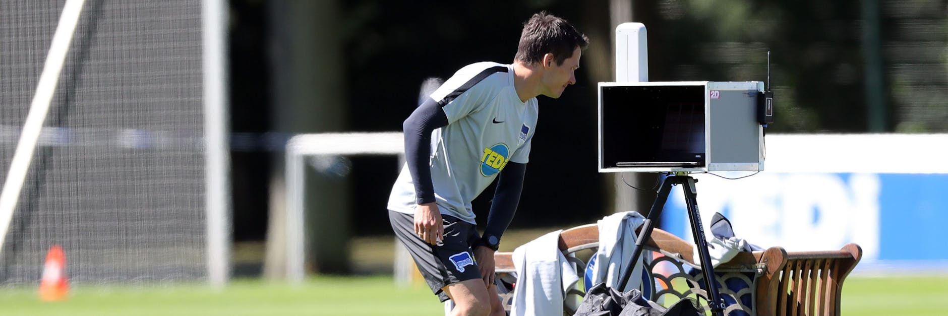 Athletik-Trainer Henrik Kuchno checkt immer die Leistungsdaten der Hertha-Profis – im Homeoffice kontrolliert er das Körpergewicht noch genauer. 