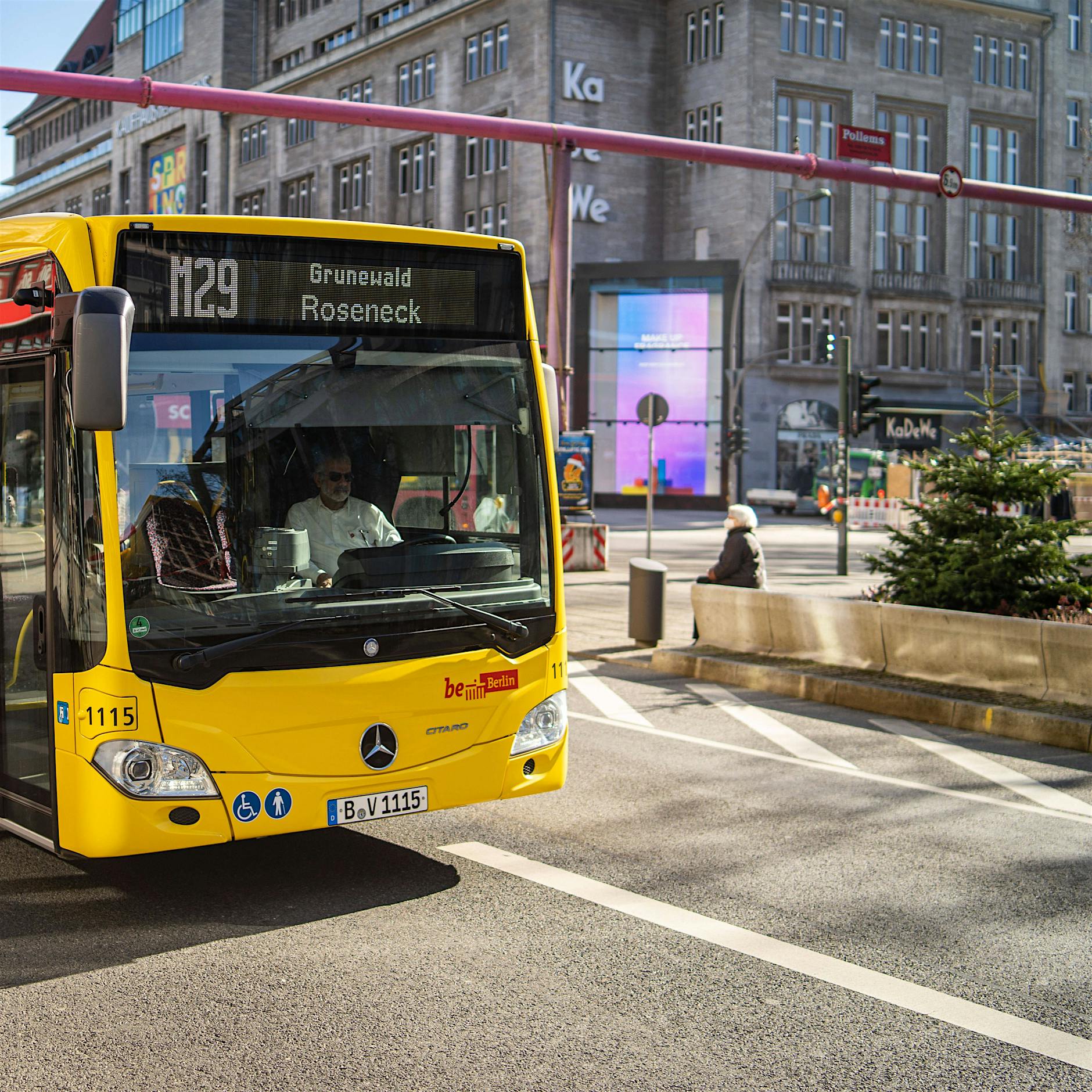 Trotz Corona: Ab Mai sollen Fahrgäste im BVG-Bus wieder vorn einsteigen dürfen
