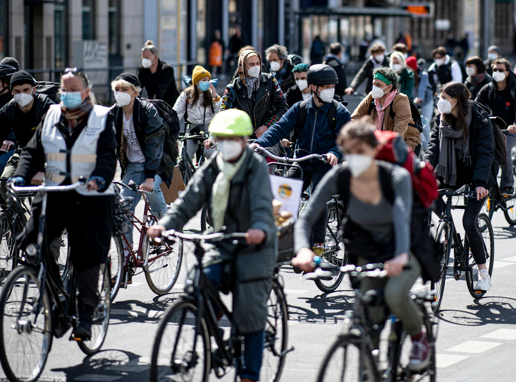 Berlin: Hunderte Teilnehmer bei Fahrradkorso von Fridays for Future