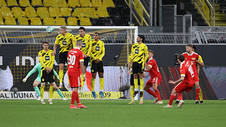 Max Kruses Freistoß, der beinahe in Dortmund den Ausgleich gebracht hätte. Aufgeschoben ist ja nicht aufgehoben ...&nbsp;