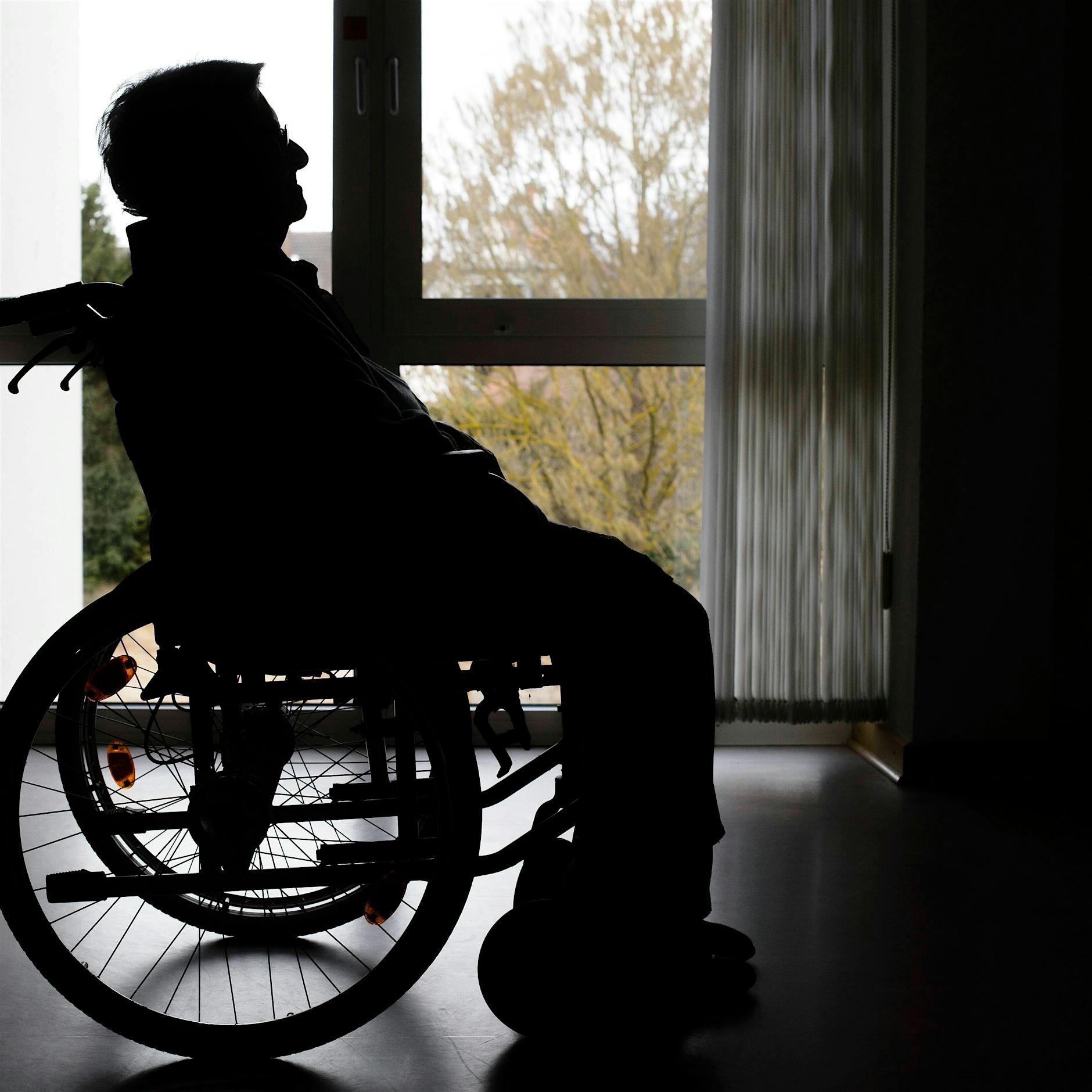 Trotz Impfung: Pflegeheim-Bewohner müssen weiter Corona-Regeln befolgen