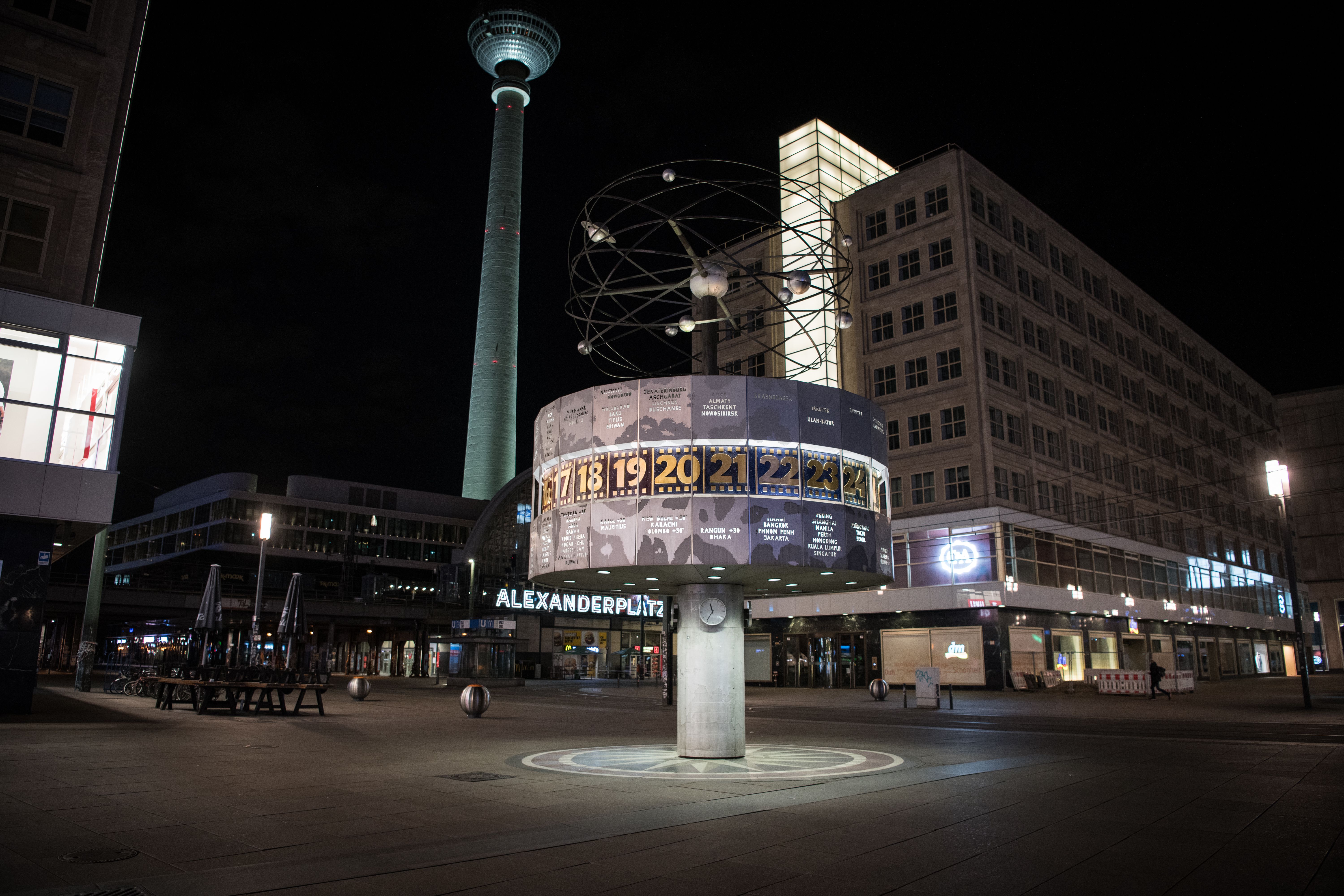 Samstagnacht mit Ausgangssperre: Berlin wirkt wie ausgestorben