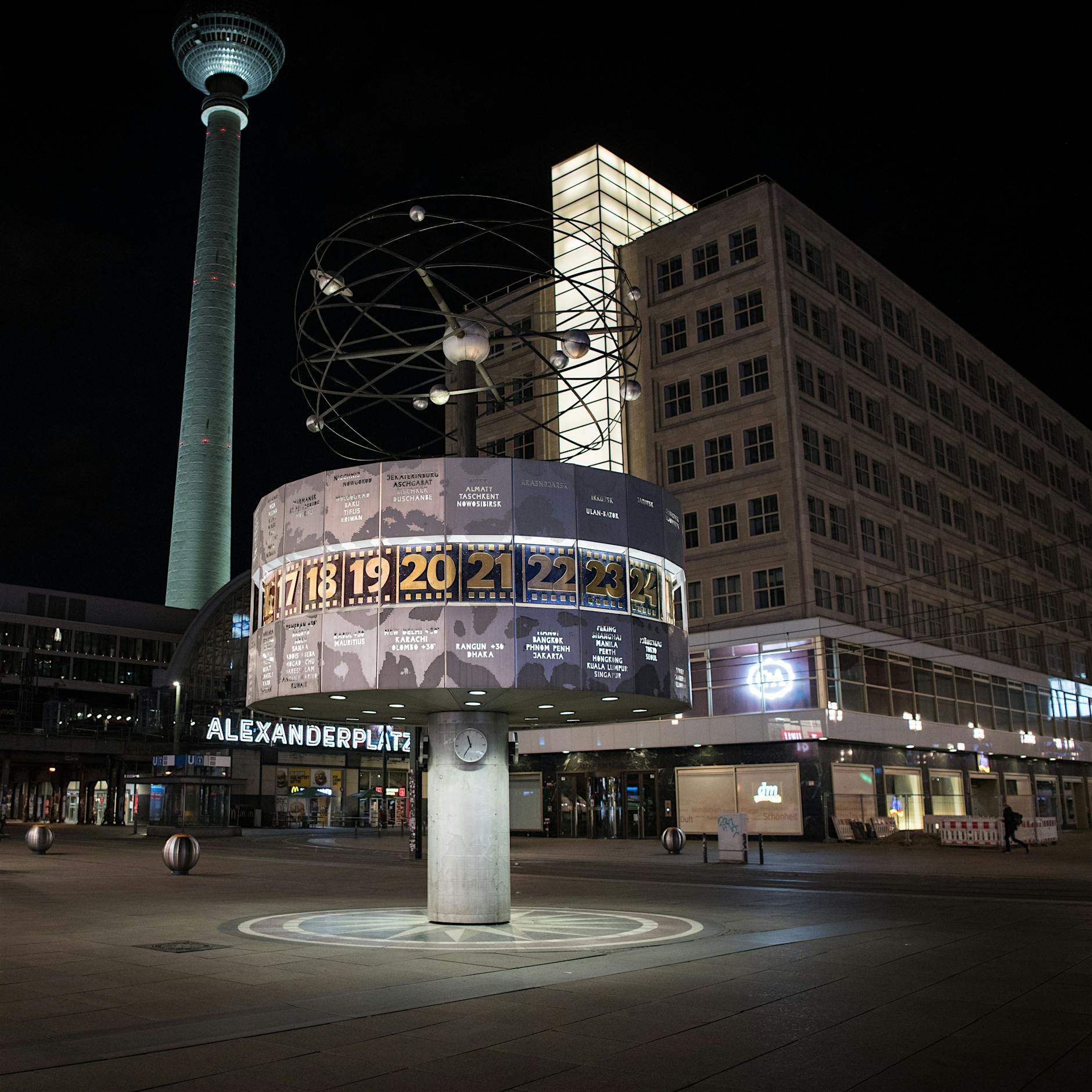 Samstagnacht mit Ausgangssperre: Berlin wirkt wie ausgestorben