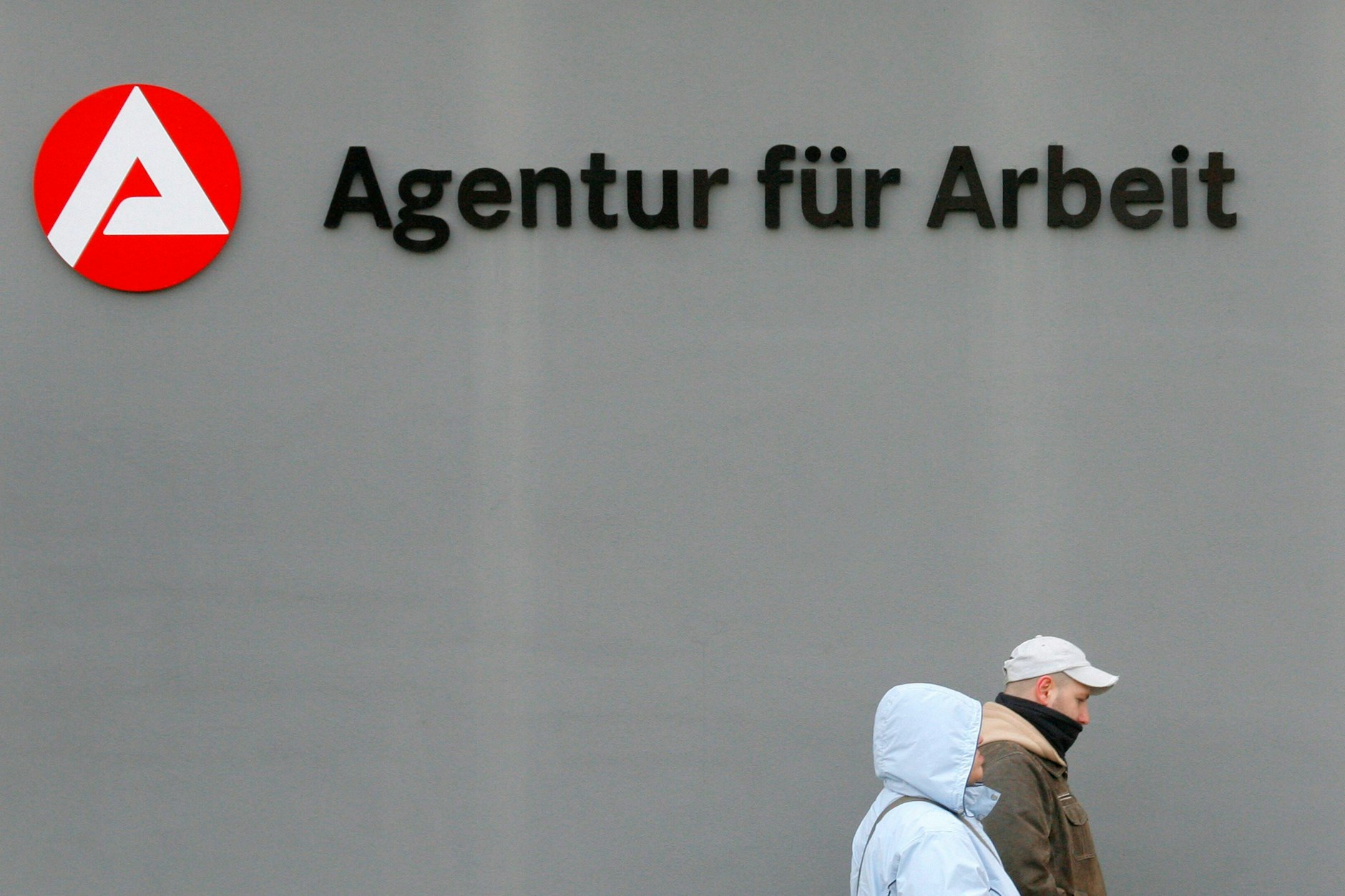 Die Jobcenter sind für das Arbeitslosengeld II zuständig.