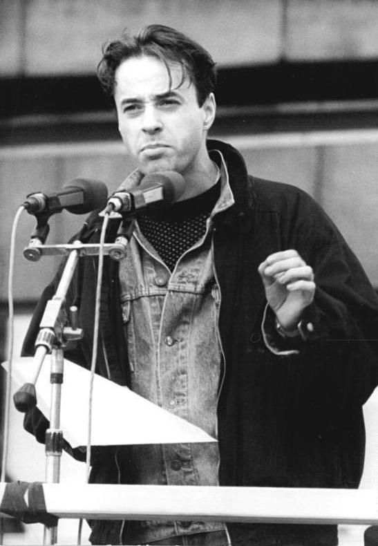 Jan Josef Liefers 1989: „Die Menschen haben zu entscheiden, wer führen soll“