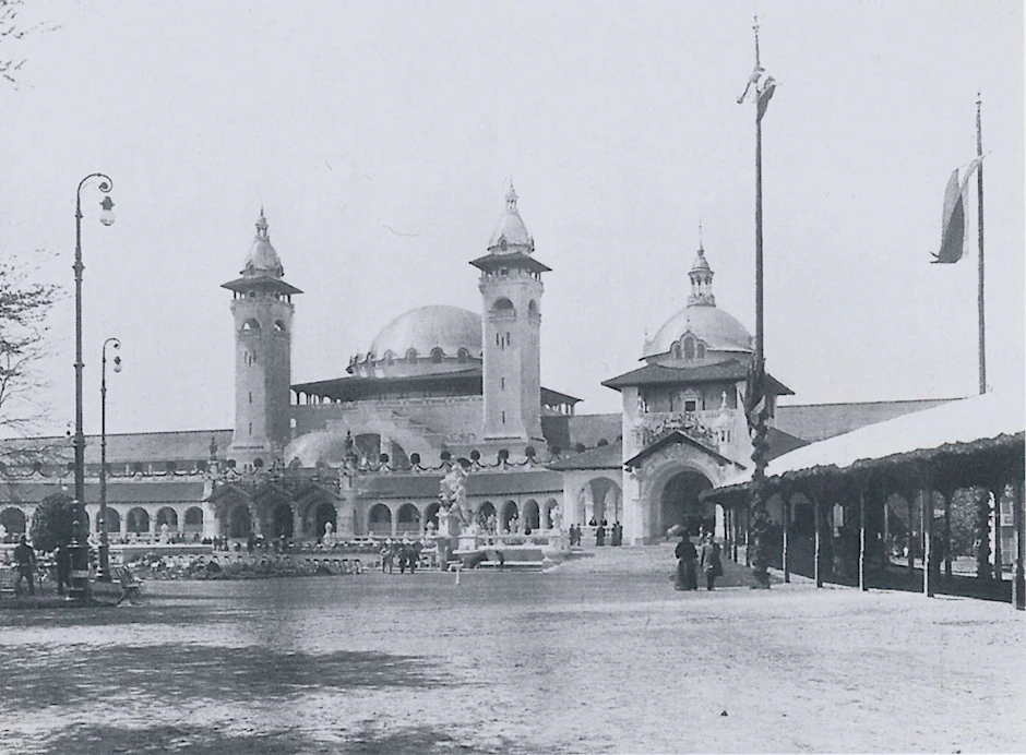 Einem Dom glich das Hauptgebäude der Berliner Gewerbeausstellung 1896. Die Kuppelschale hatte einen Durchmesser von 30 Metern. Allein unter diesem Dach präsentierten sich 13 Branchen.