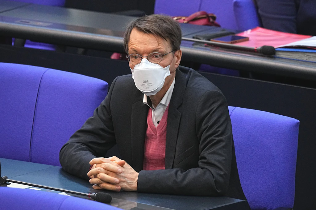 Operation: Lauterbach zieht sich vorübergehend zurück