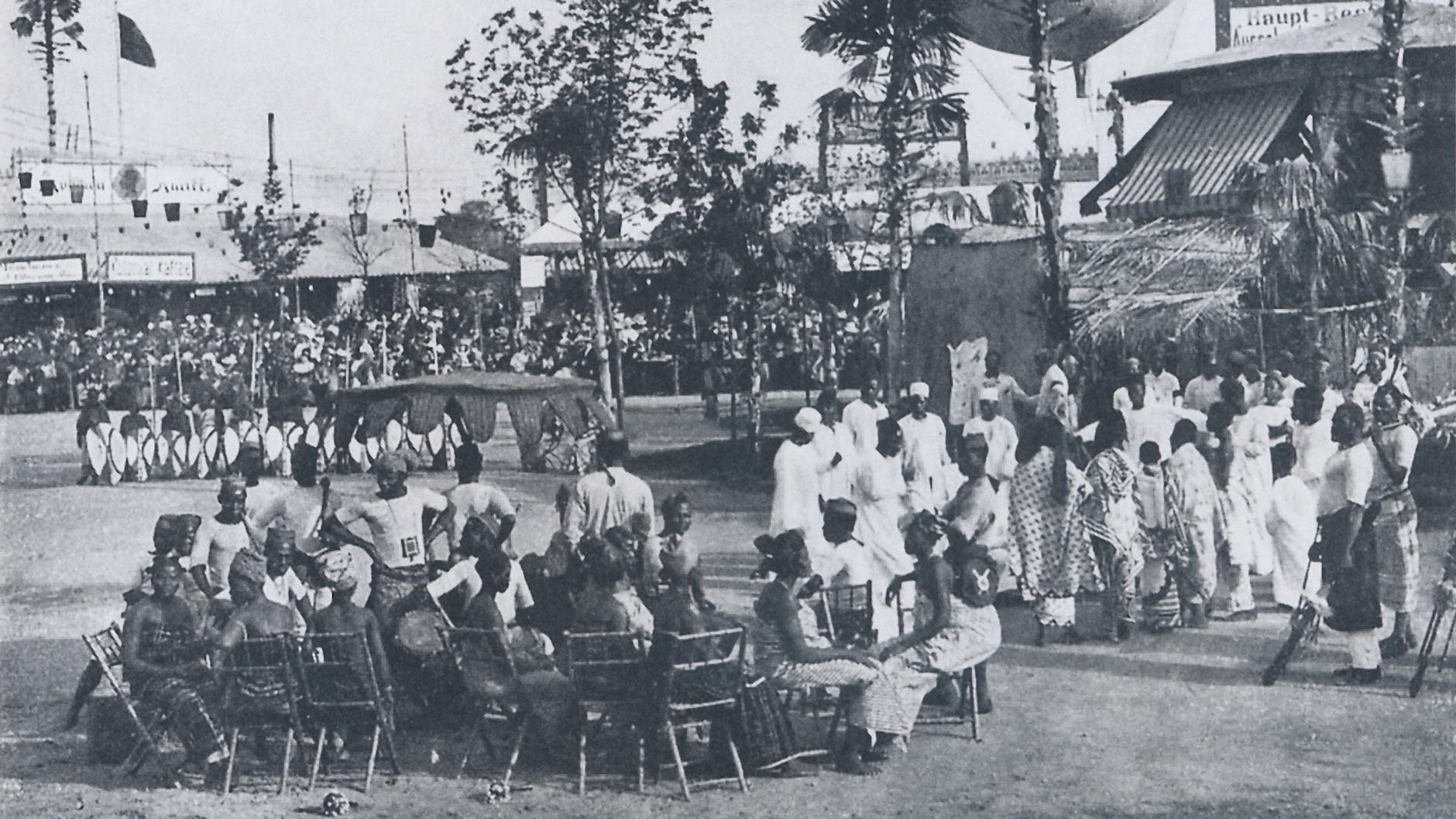 Mehr als 100 Männer, Frauen und Kinder aus den „deutschen Schutzgebieten“ in Afrika und Ozeanien wurden bei der „1. Deutschen Colonial-Ausstellung“ im Treptower Park zur Schau gestellt.