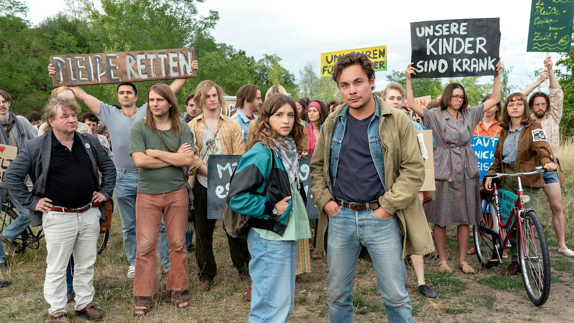 Franka (Janina Fautz) und Stefan (Ferdinand Lehmann) in „Die unheimliche Leichtigkeit der Revolution“.<br>