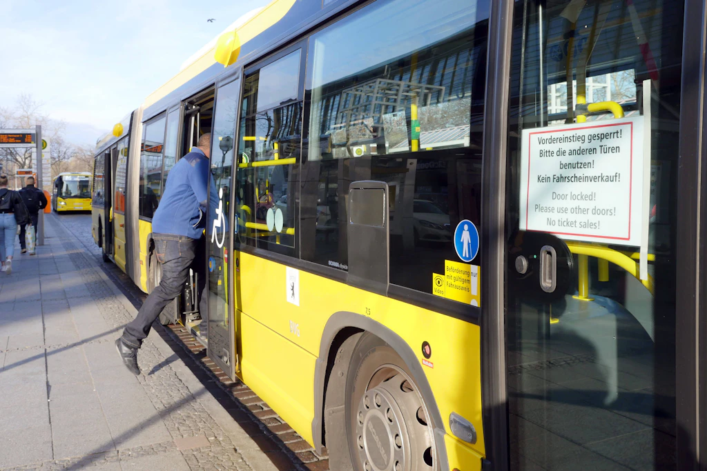 Streit um Vordereinstieg eskaliert: Melden sich ab Montag mehr BVG-Fahrer krank?