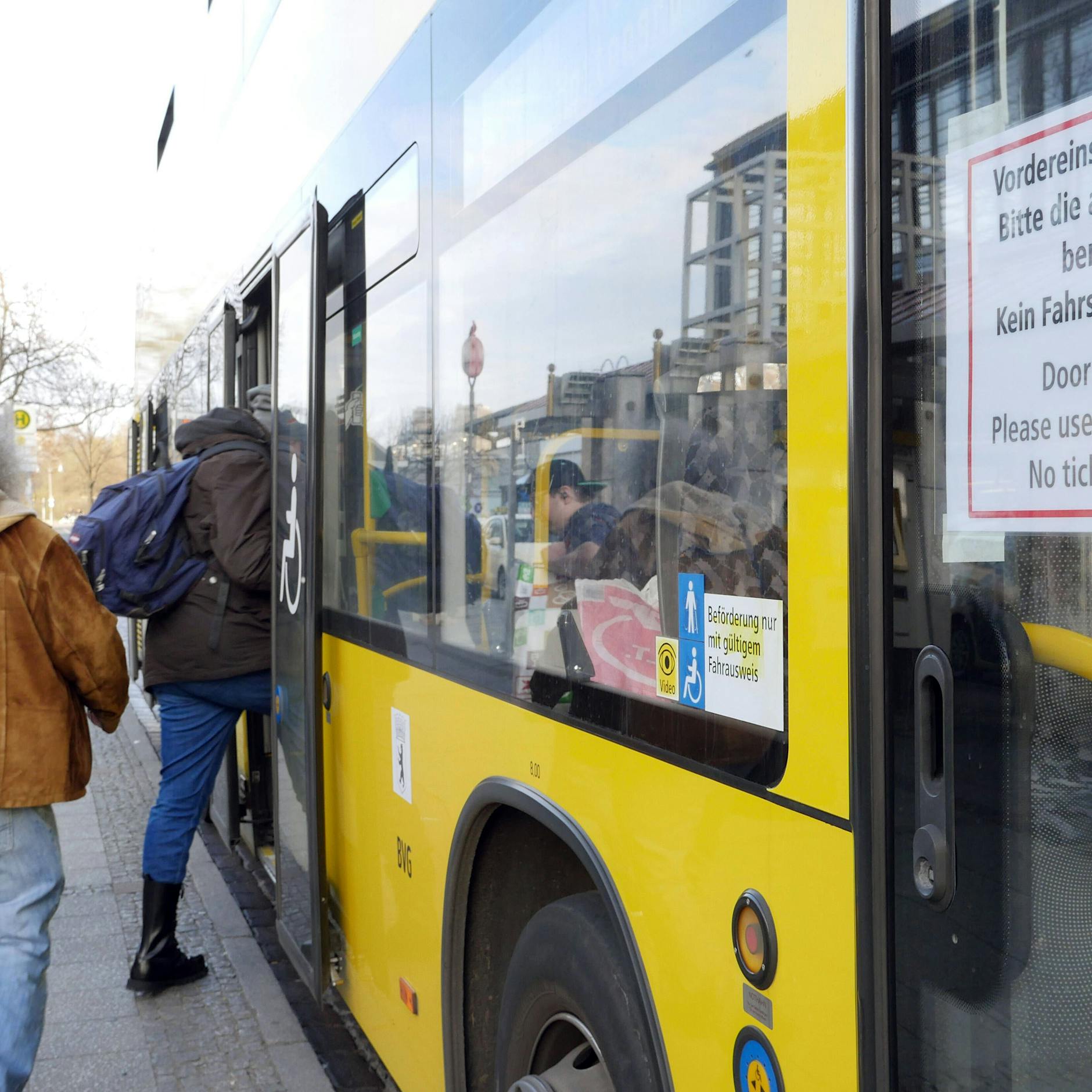 Streit um Vordereinstieg eskaliert: Melden sich ab Montag mehr BVG-Fahrer krank?