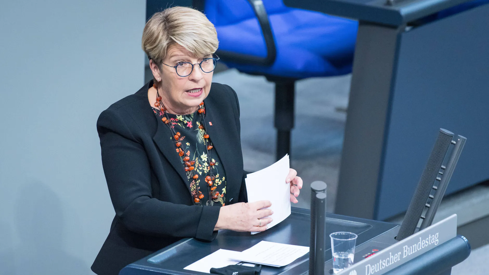 Die Sicherheitsbeauftragte der SPD-Fraktion, Gabriele Katzmarek, wurde vom Bundeskriminalamt über eine Todesliste informiert, die im Internet kursiert. 