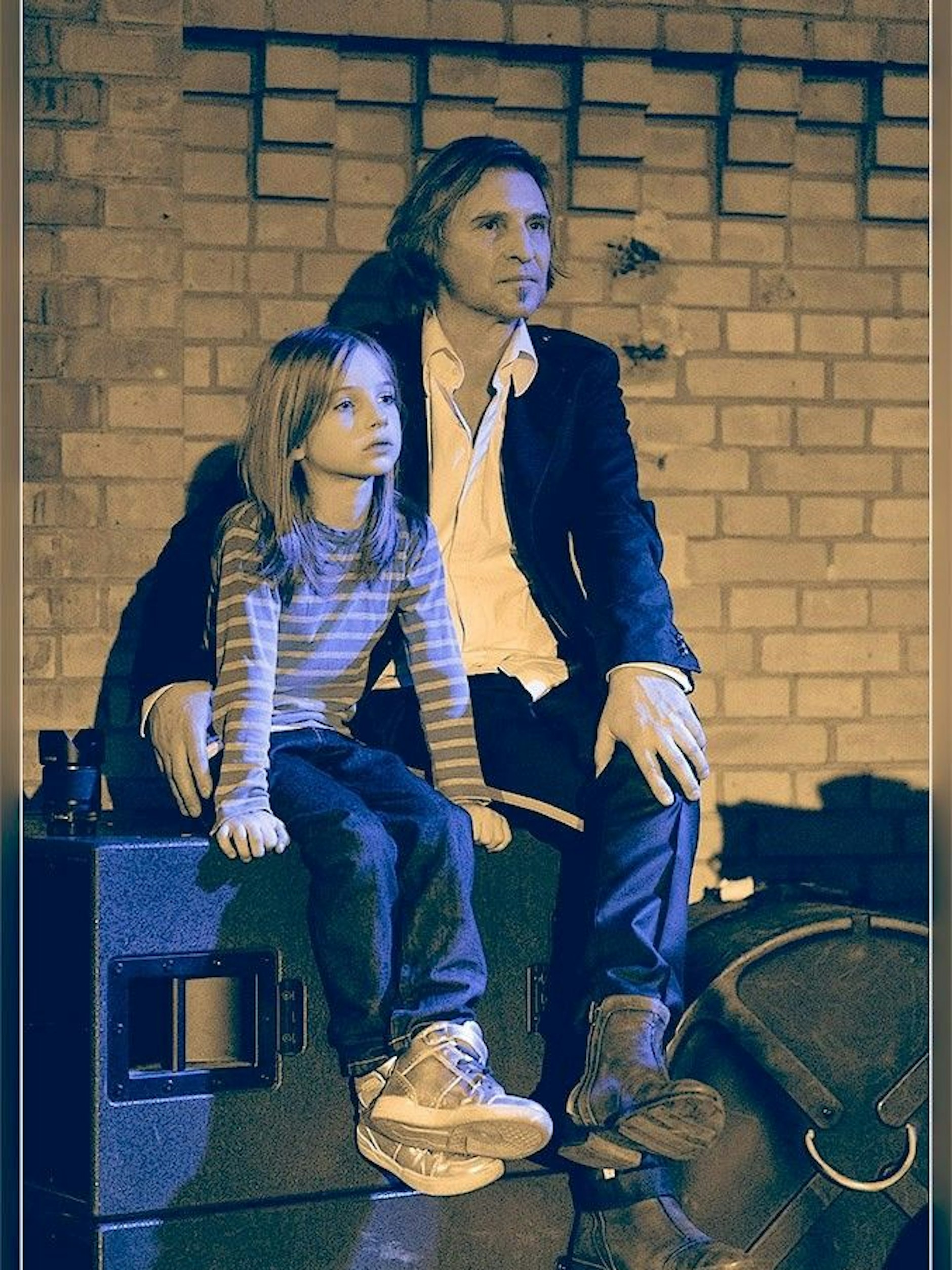 Dirk Zöllner mit dem kleinen Egon bei einer Konzertprobe.<br>