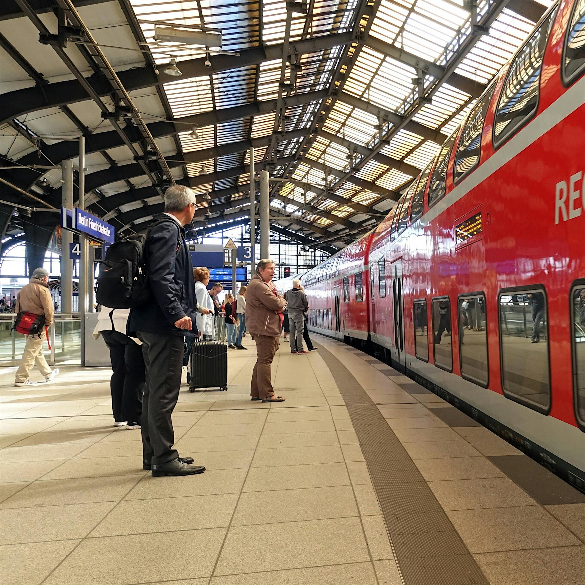 Bahn-Ausbau in Berlin und Brandenburg: Senat nennt keine Termine mehr