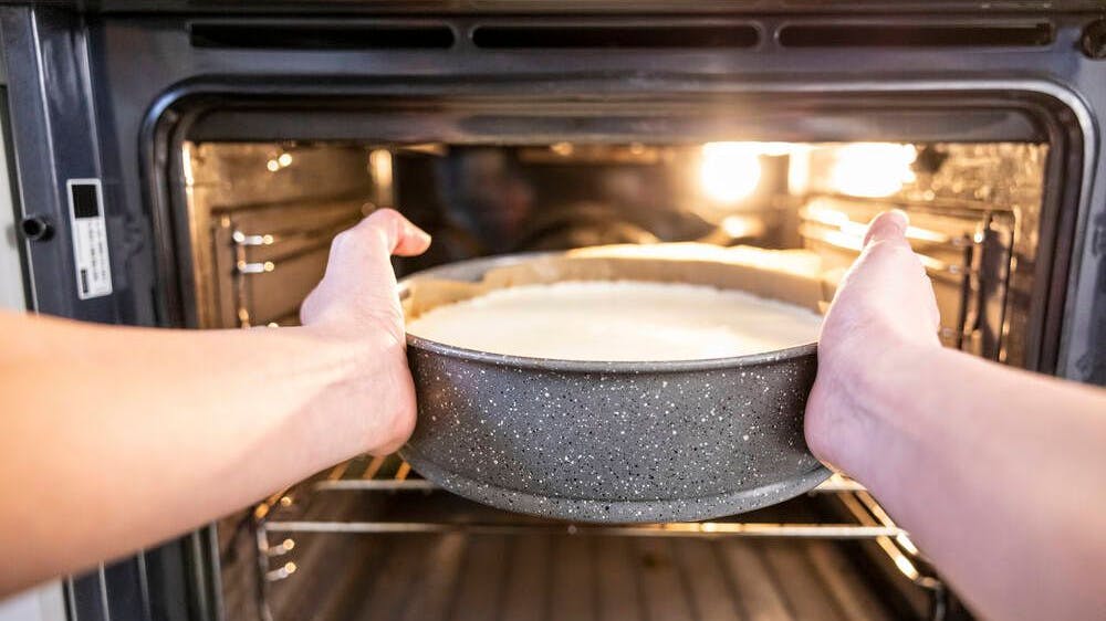 Braucht im Ofen eine knappe Stunde: der beste Cheesecake der Welt. 