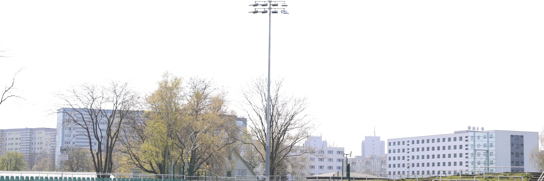 Es werde Licht. Ab sofort kann der BFC im Sportforum unter Flutlicht kicken.
