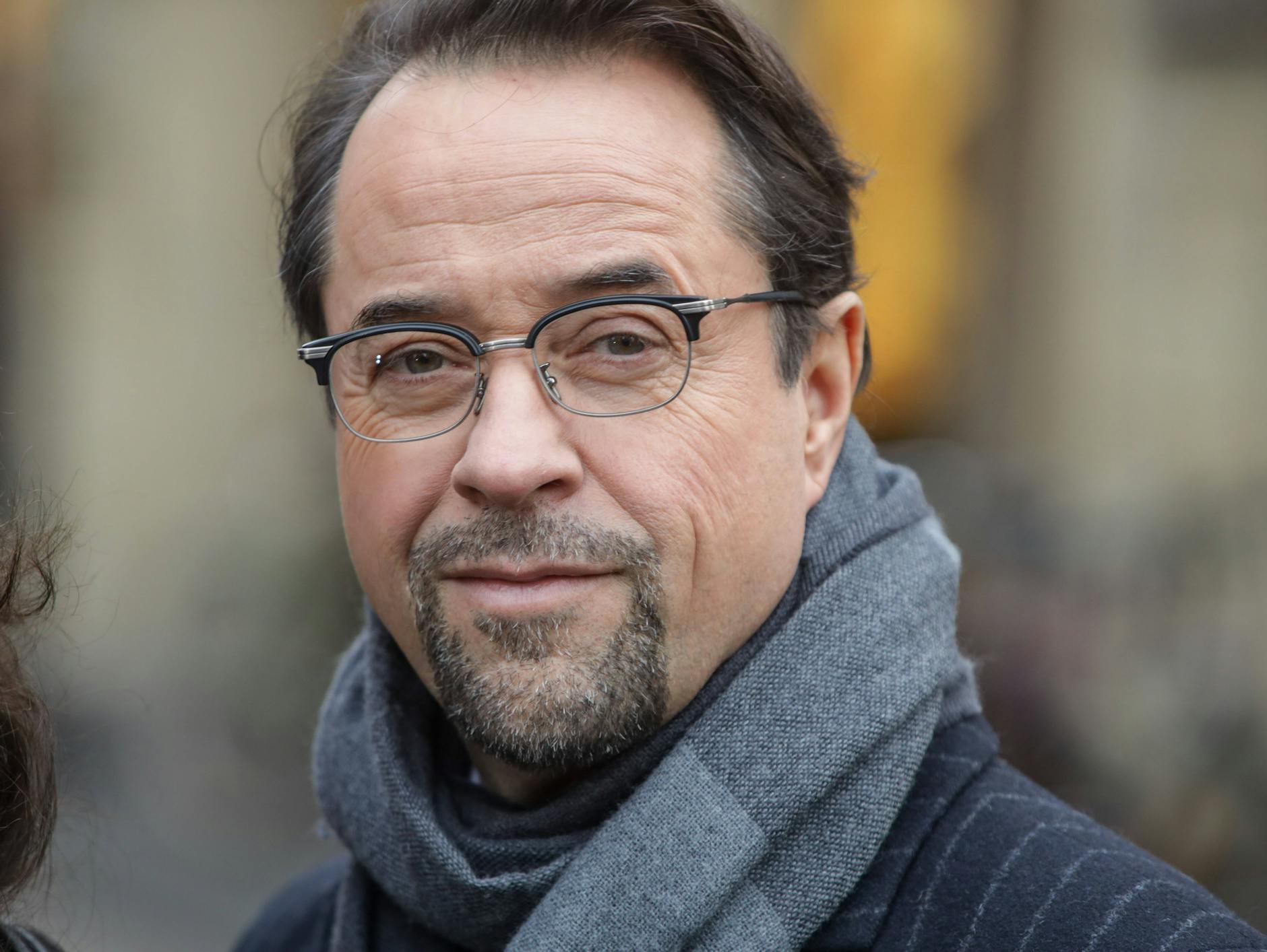 Jan Josef Liefers hat an der Aktion #allesdichtmachen teilgenommen. Jetzt wird er von den Leitmedien gegrillt.