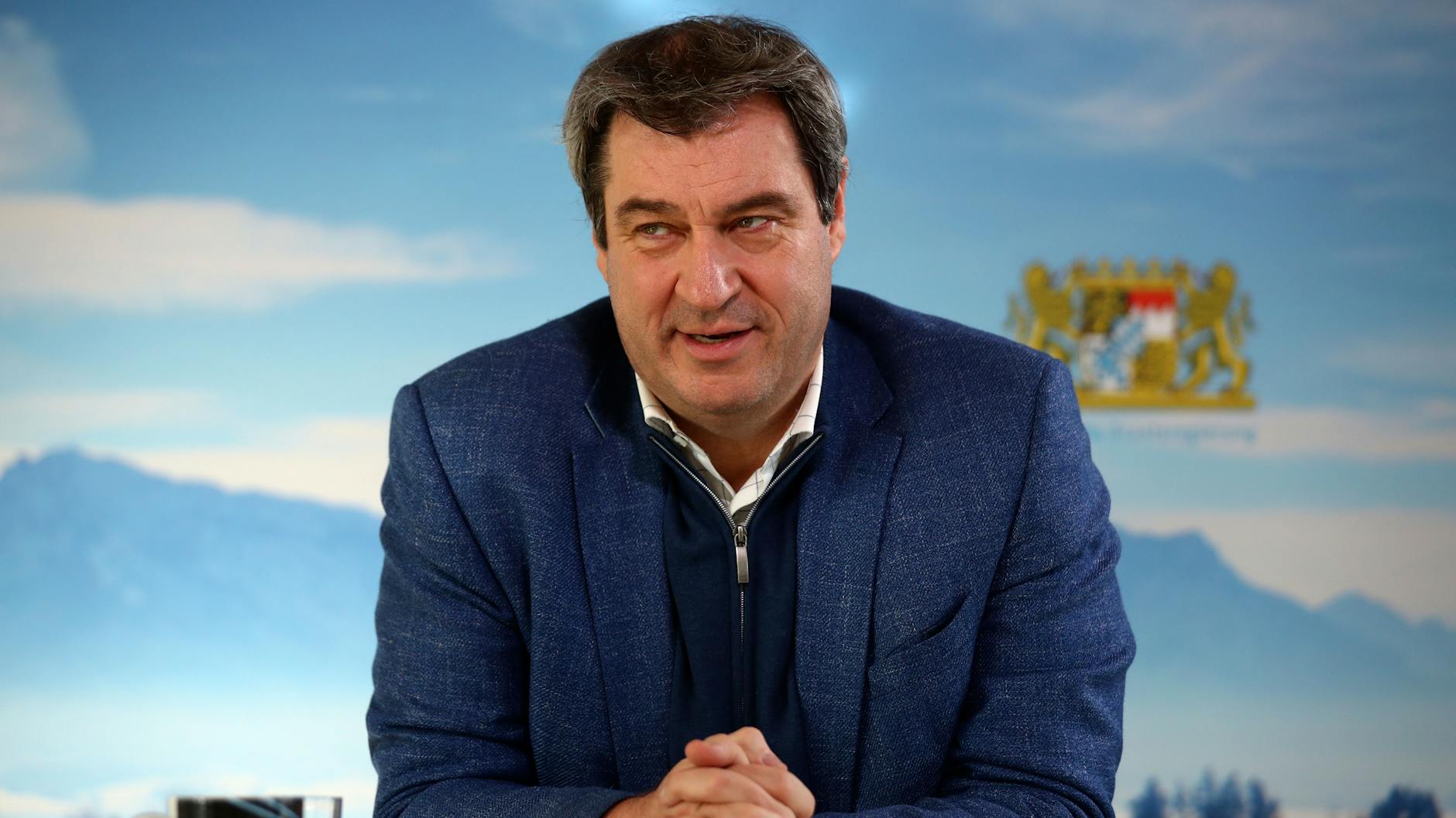 Markus Söder will, dass Angela Merkel bei der Kür des Kanzlerkandidaten der Union ein Wörtchen mitredet.