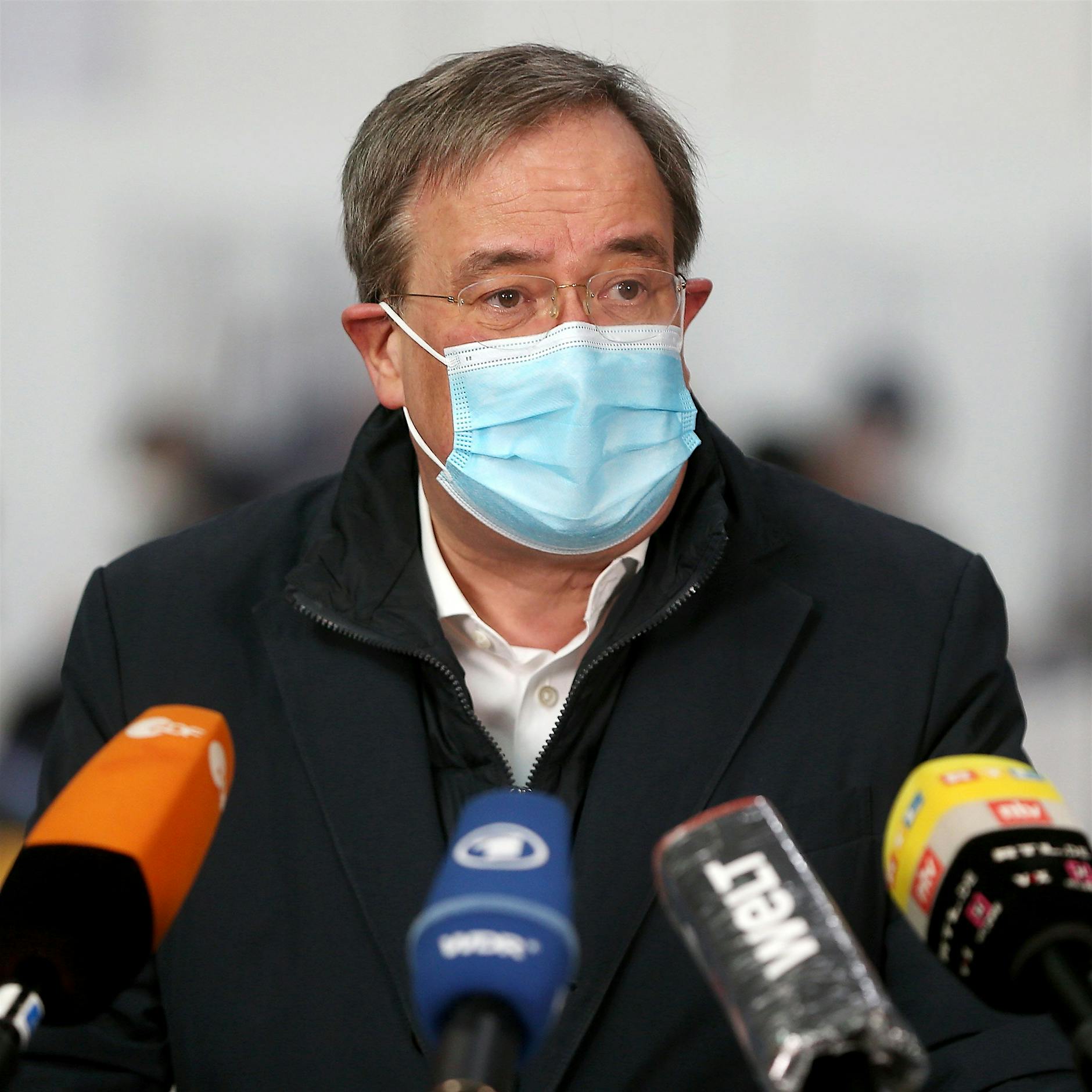 Corona: Laschet fordert kurzen, harten „Brückenlockdown“ noch im April