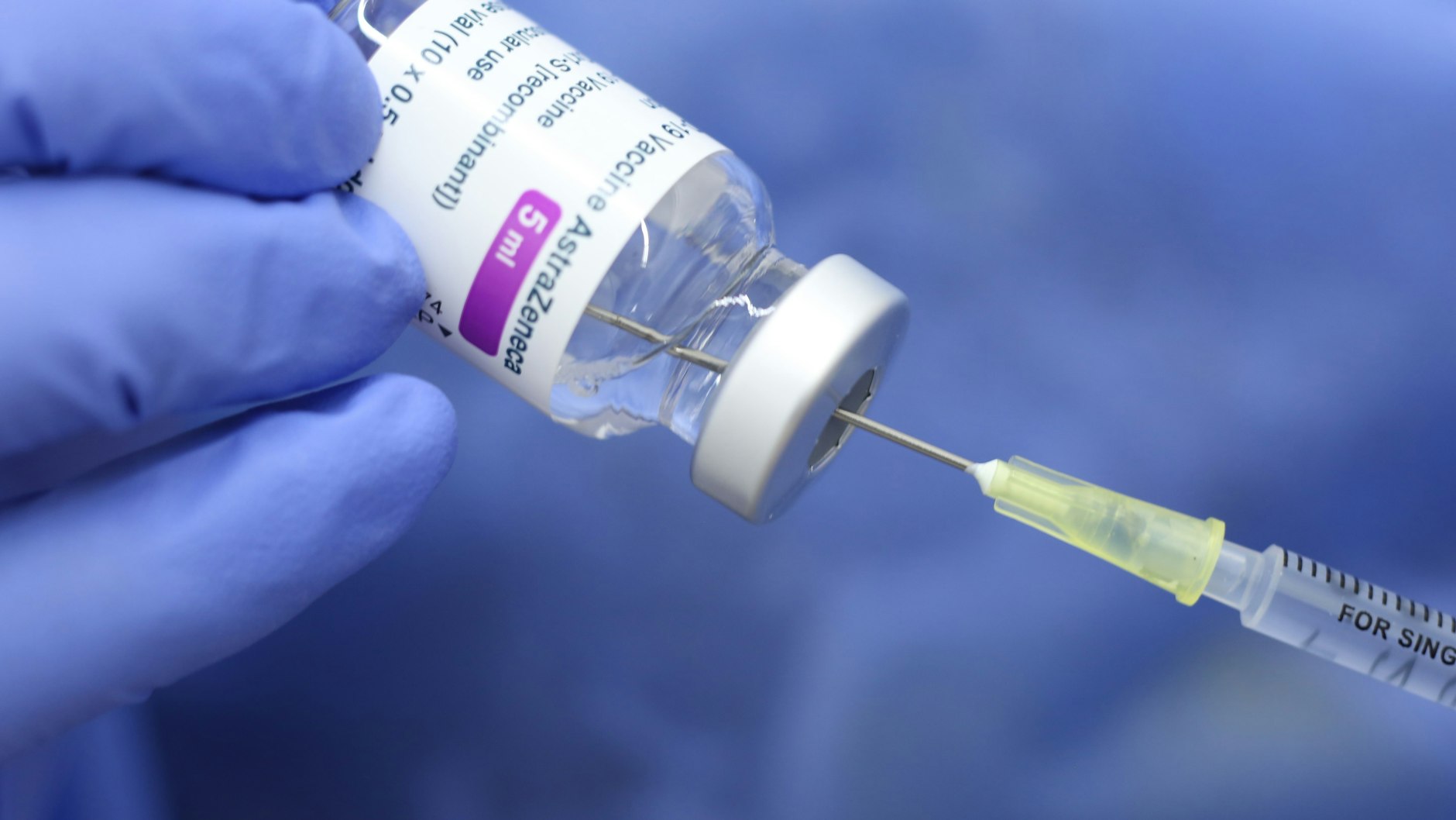 Die Nadeln der Spritzen sind so fein, dass man den Einstich kaum spürt.