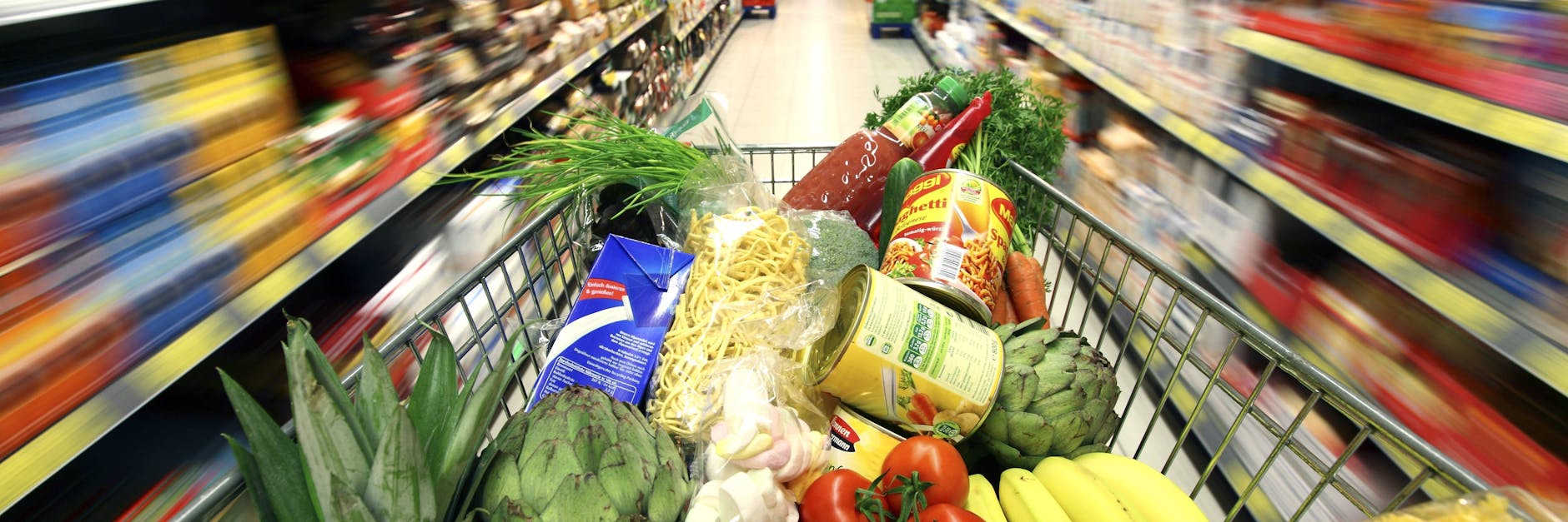 Mit diesen Spar-Tricks rund um den Lebensmitteleinkauf bleiben monatlich bis zu 100 Euro mehr im Portemonnaie.<br>