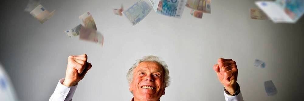 Ein kleiner Geldregen kann das Wiederfinden alter D-Mark Münzen und Scheine sein.