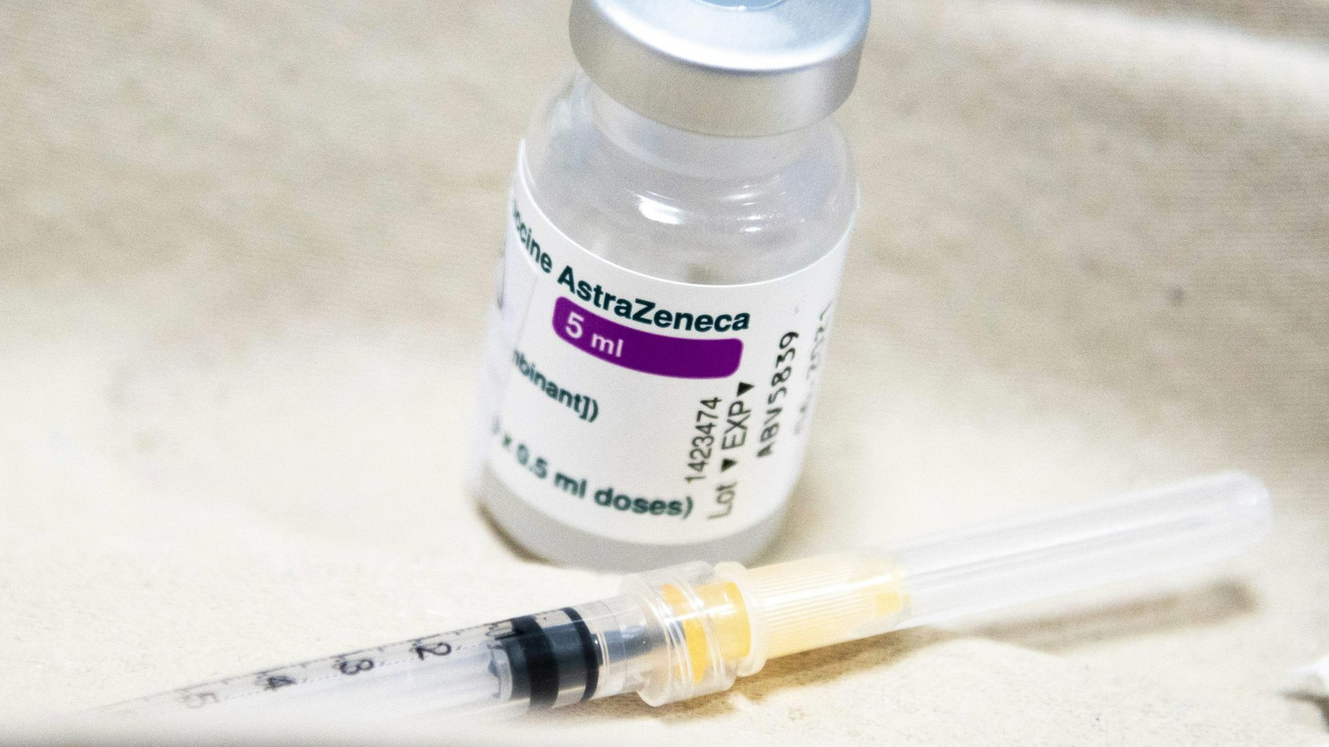 In Deutschland wird der Corona-Impfstoff von Astrazeneca in der Regel nur noch Menschen ab 60 Jahren verabreicht.