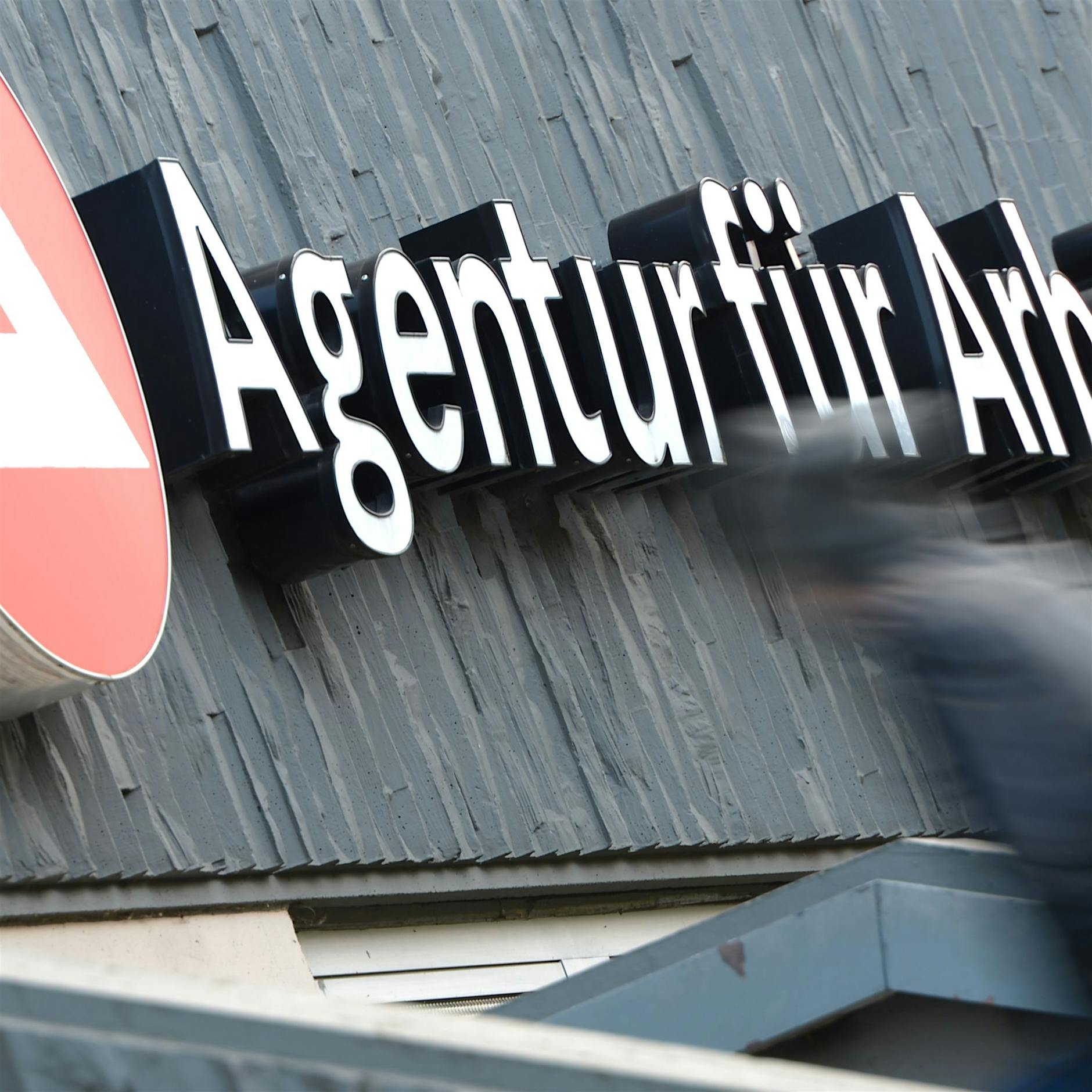 Corona: Auch bei Fachkräften ist die Arbeitslosigkeit spürbar gestiegen