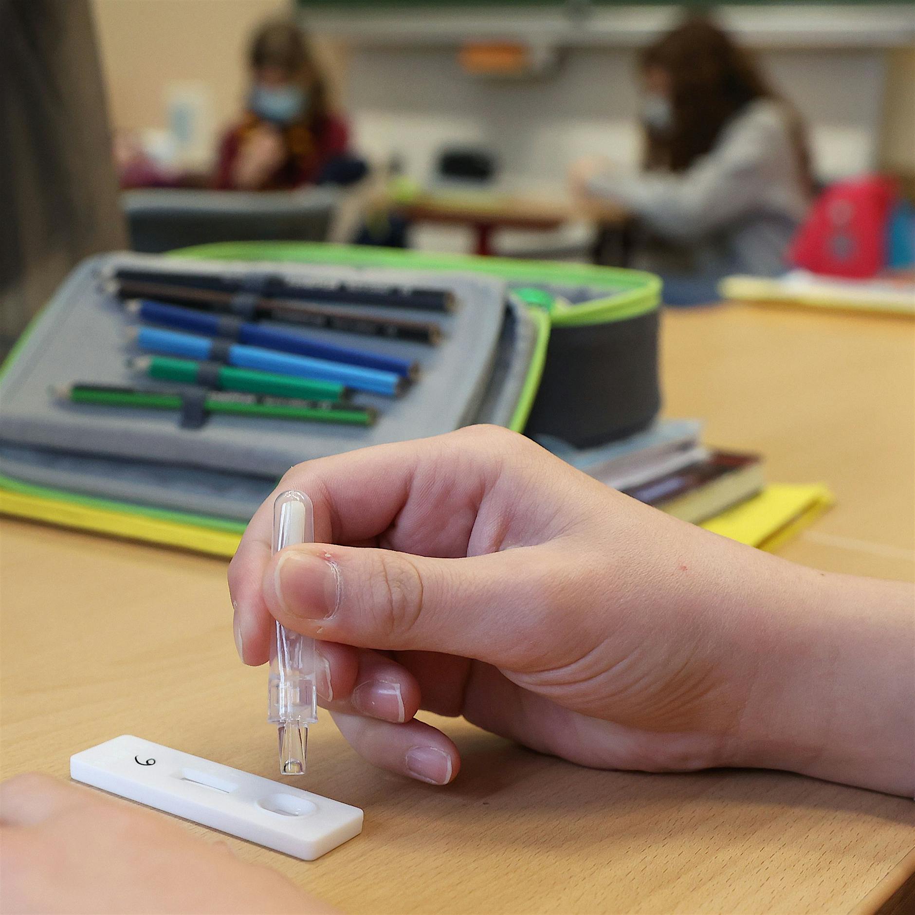 Berlin: Senat hält an Schulöffnungen fest und beschließt Testpflicht für Schüler