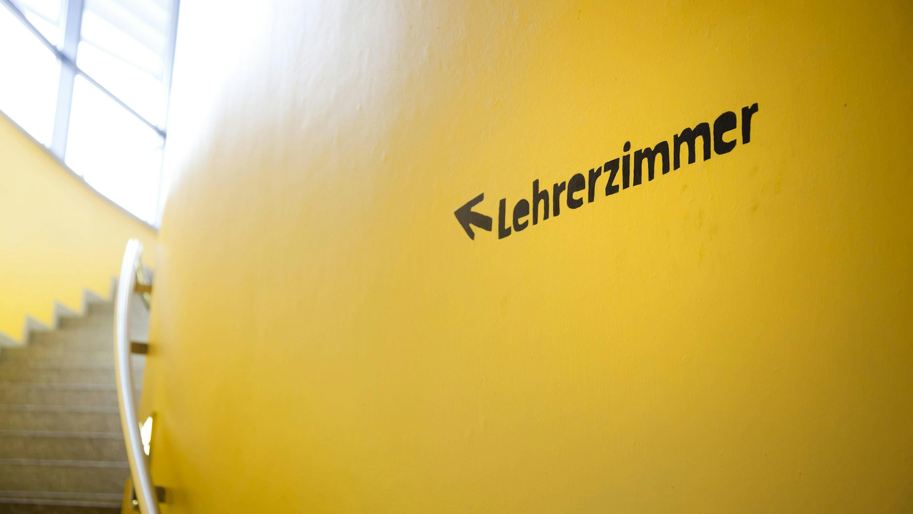 Hatte eine Berliner Schule Kontakt zu einem bekannten Rechtsextremisten? Mitglieder der Schulleitung traten jetzt zurück.