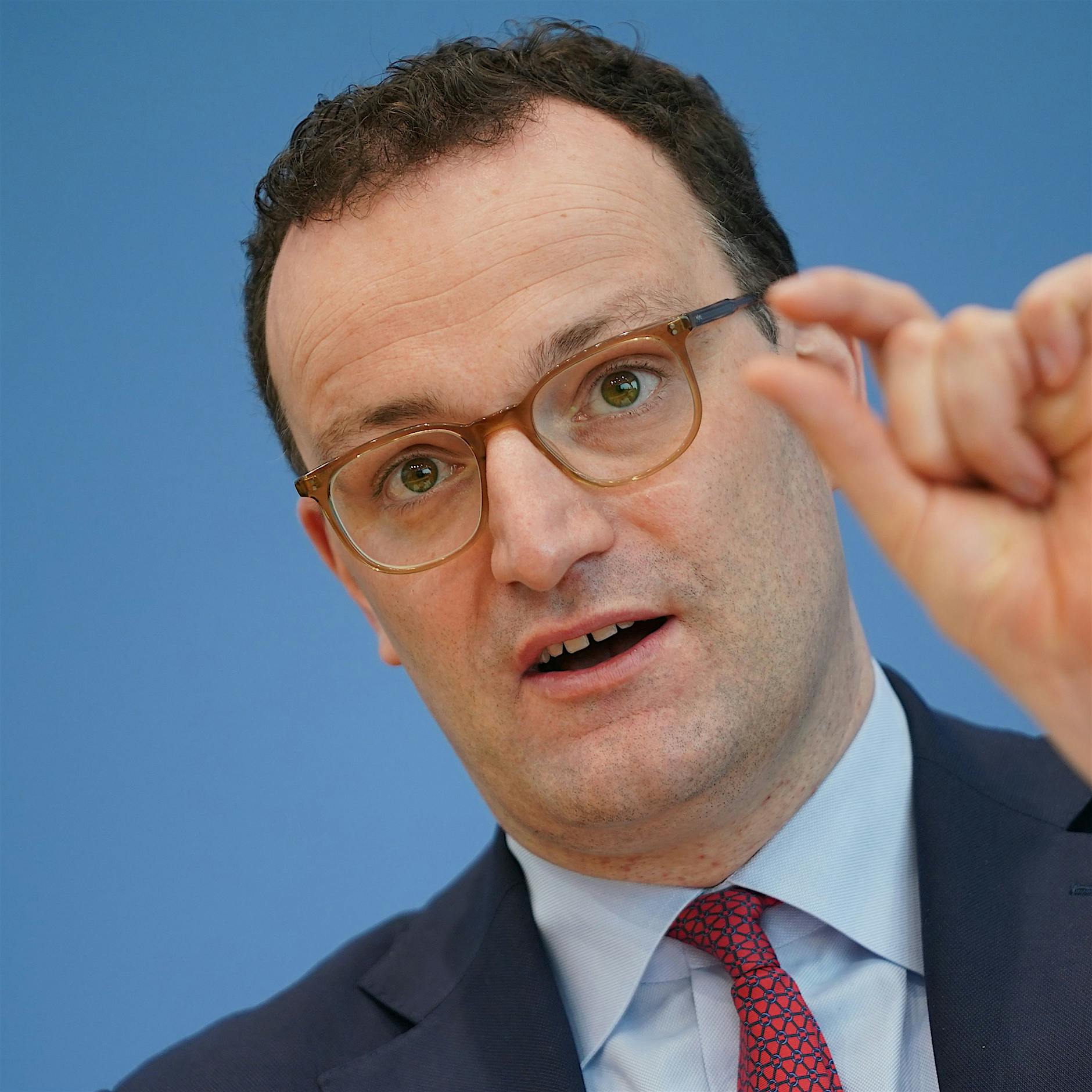 Jens Spahn: Mit härterem Lockdown dritte Welle brechen
