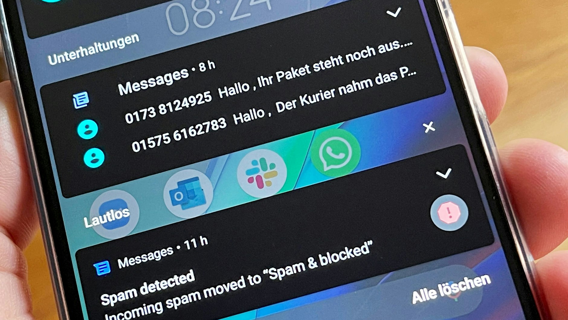 Finger weg: Wer aktuell solche oder ähnliche SMS bekommt, löscht sie besser sofort und klickt keinesfalls auf die Links.
