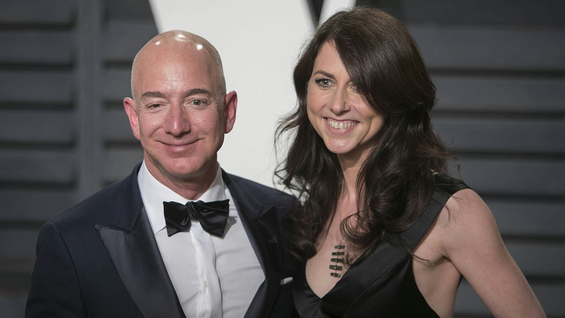 Schwere Vorwürfe Lieferte Ehemann Von Jeff Bezos Geliebter Lauren Sánchez Seine Frau Dem 7053