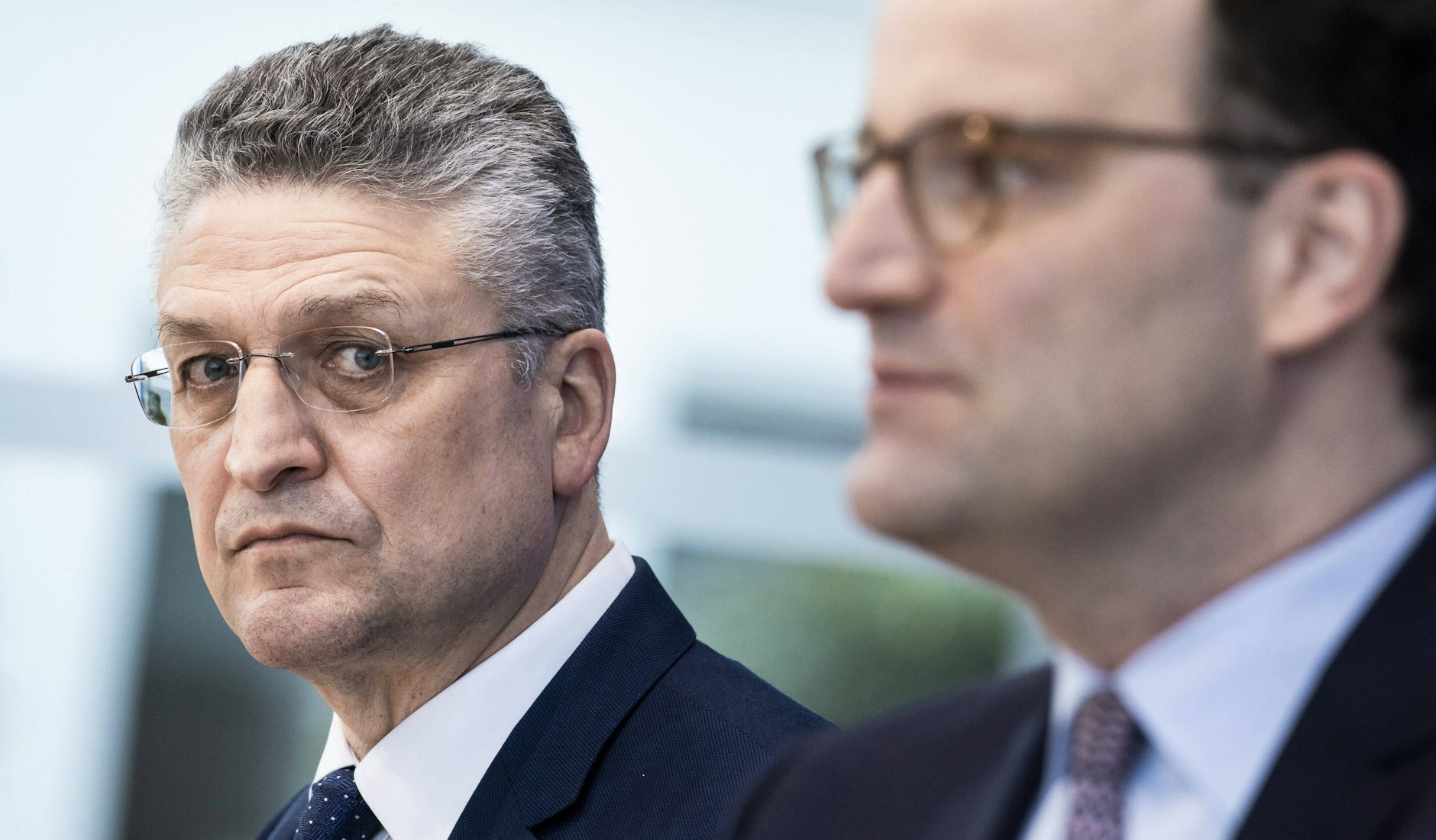 Bundesgesundheitsminister Jens Spahn und Lothar Wieler, Präsident des Robert-Koch-Instituts, am Freitag in Berlin.&nbsp;&nbsp;