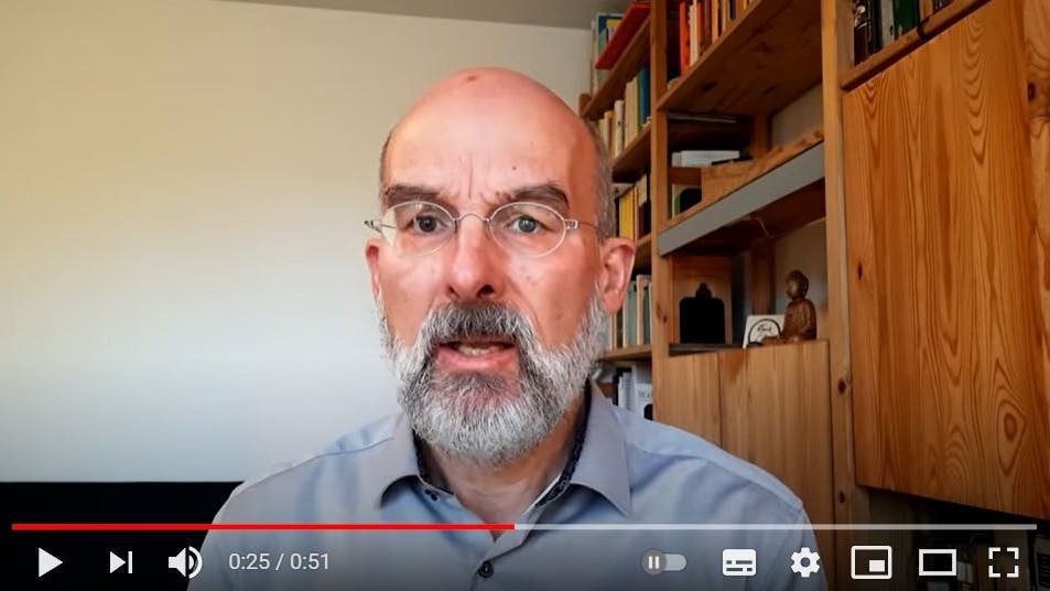 Auch der Kinder- Jugendarzt Dr. Steffen Rabe nimmt an der Aktion zur Unterstützung der Schauspieler teil.