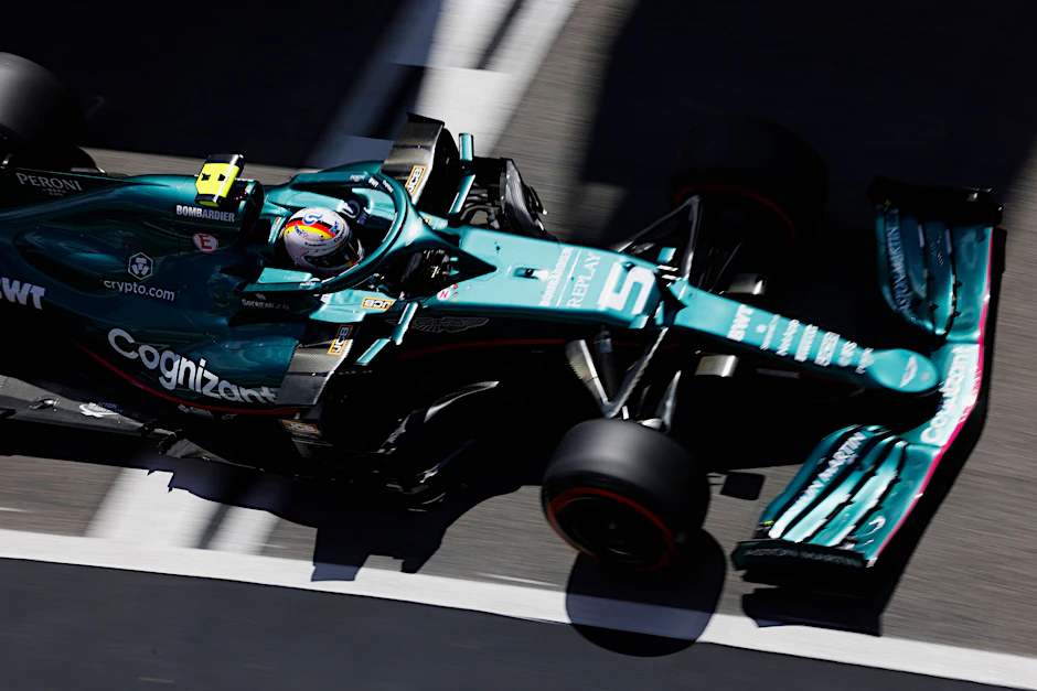 Sebastian Vettel will beim GP von Portugal in seinem Aston Martin nicht nur schick aussehen ...