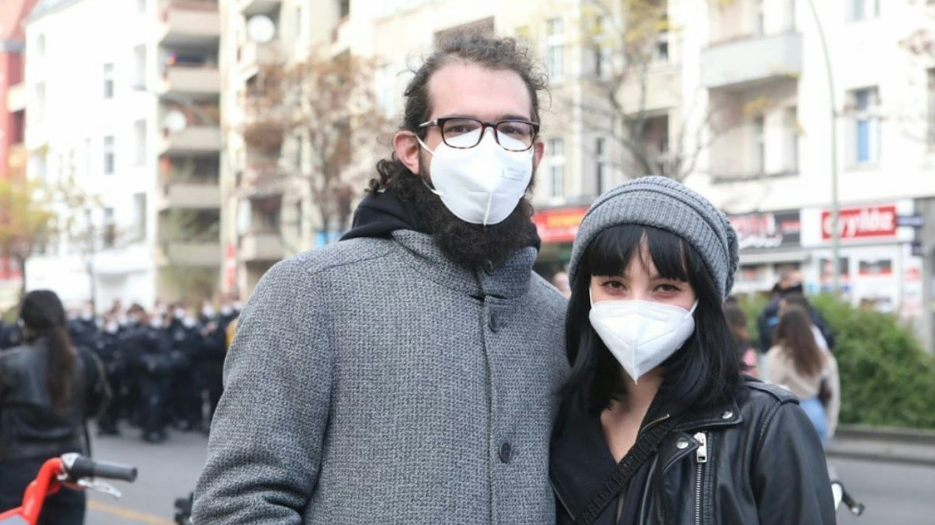 „Wir wollten nur mal gucken“, sagen Daniil und Olivia, beide 22 Jahre alt.