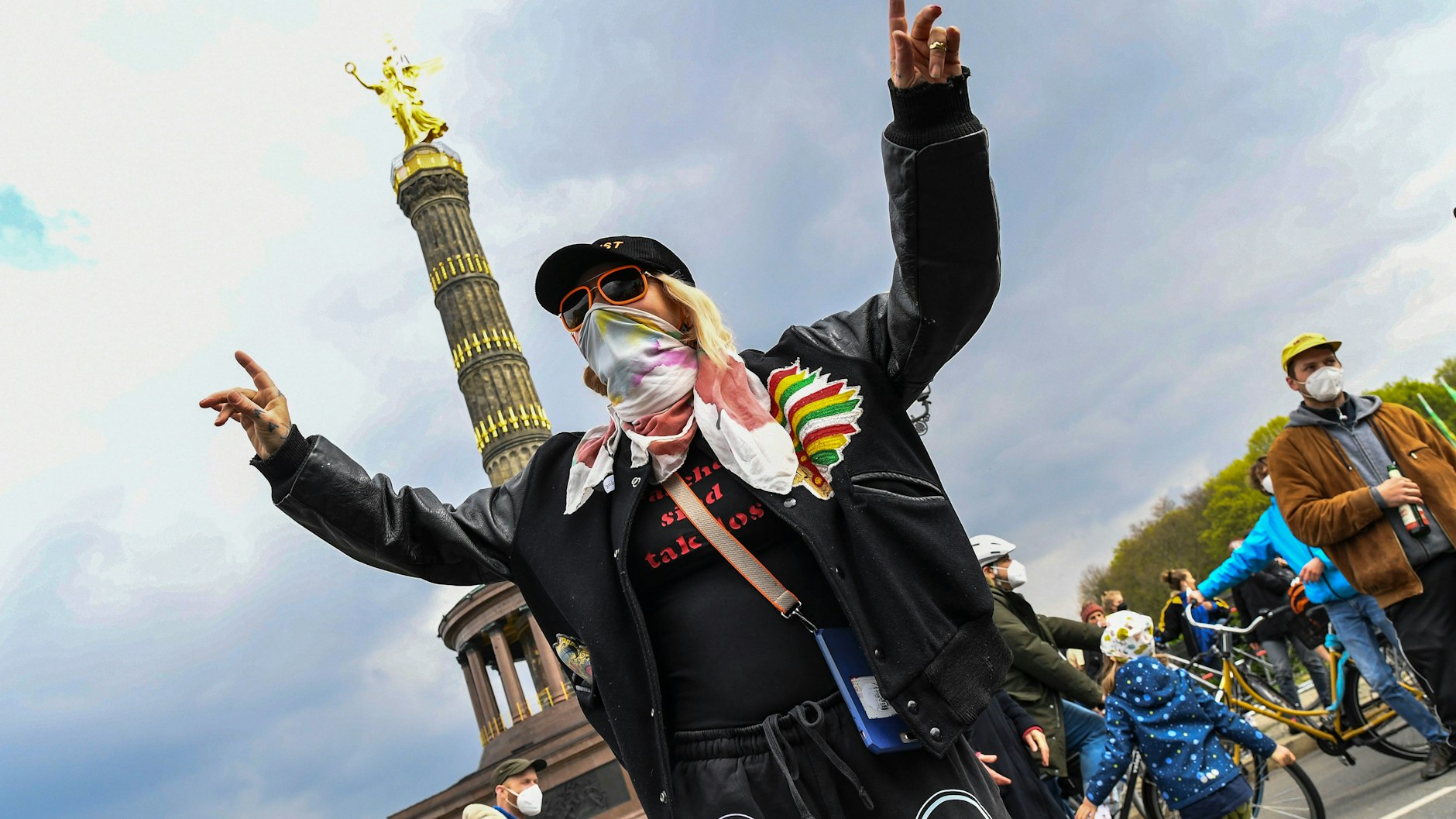 Die&nbsp;Fahrrad-Demo in Richtung Grunewald hat den Großen Stern erreicht.